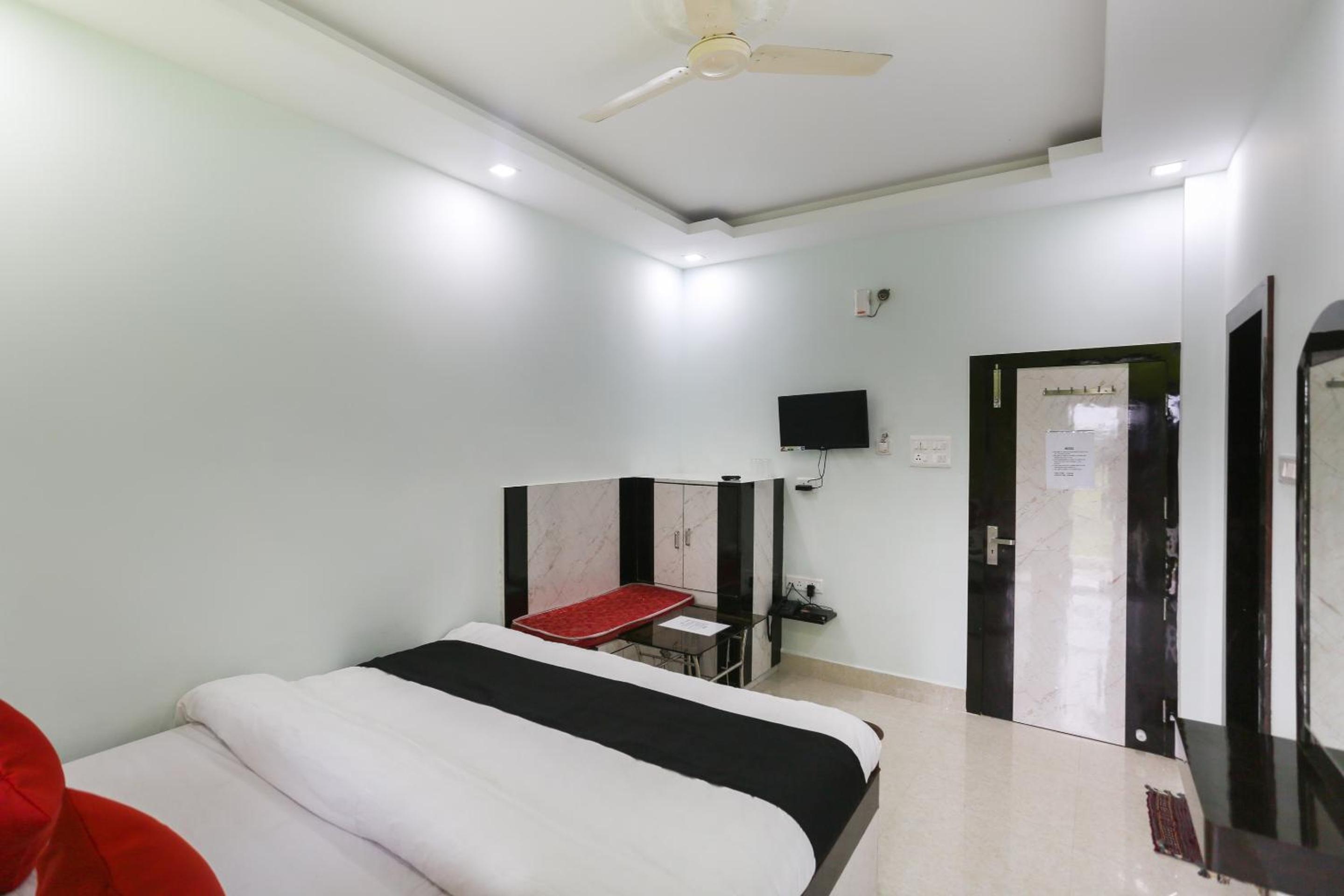 Classic Triple Room photo 2