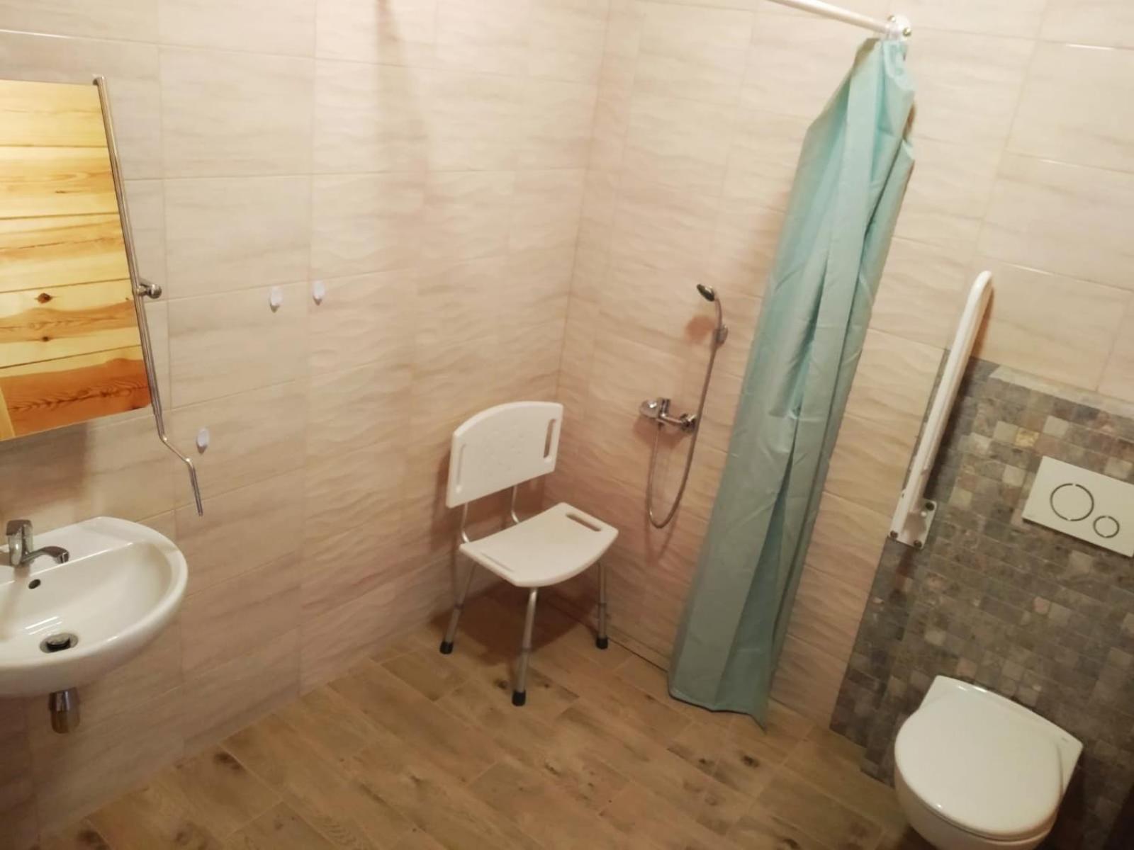 Double Room - Disability Access photo 2