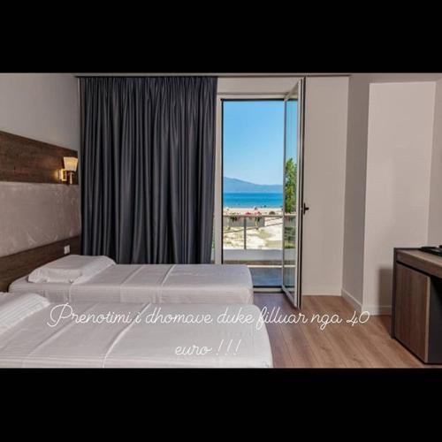 Standard Twin Room with Sea View