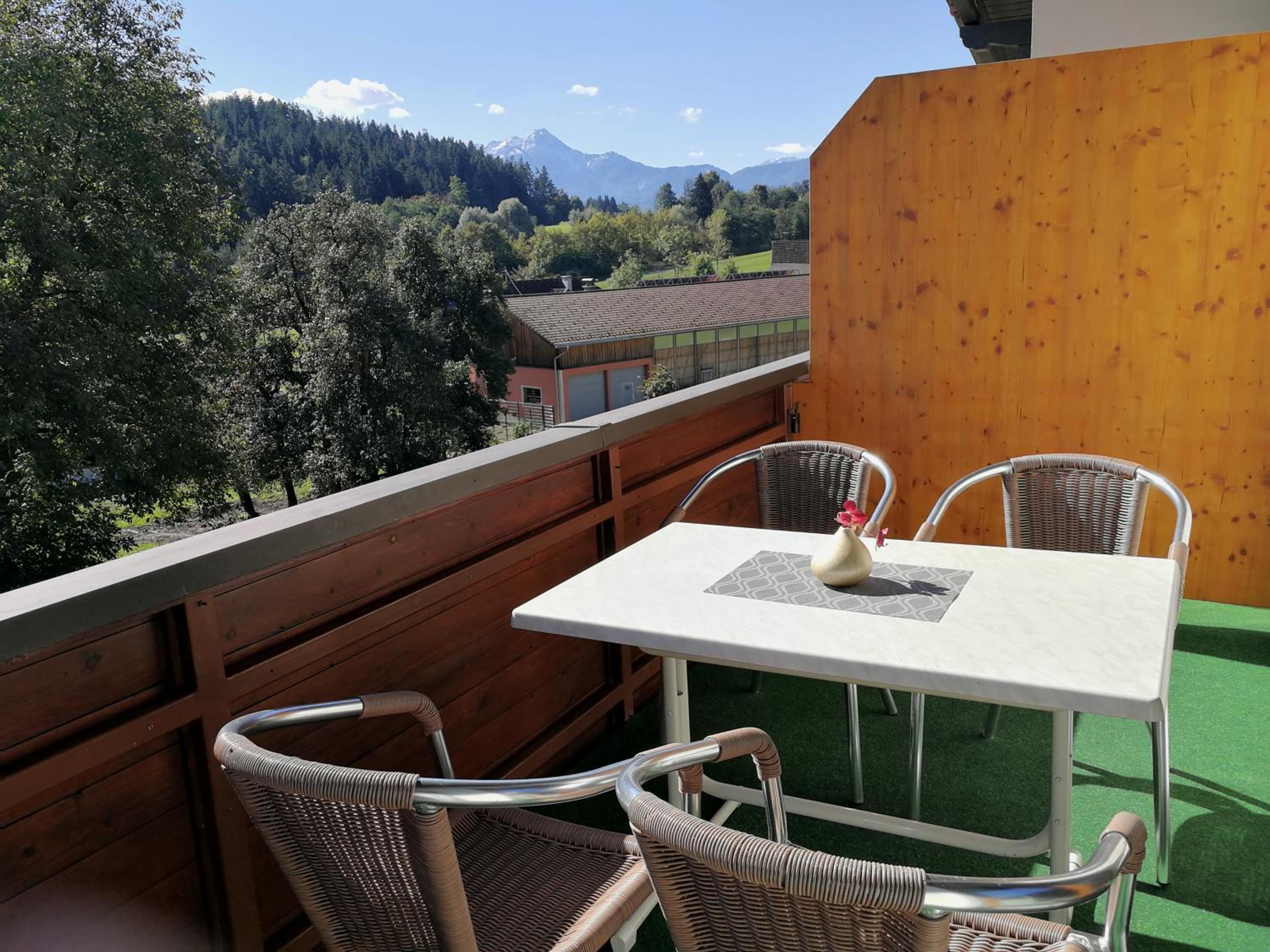 Comfort One-Bedroom Apartment with Balcony - Ossiacher See photo 2