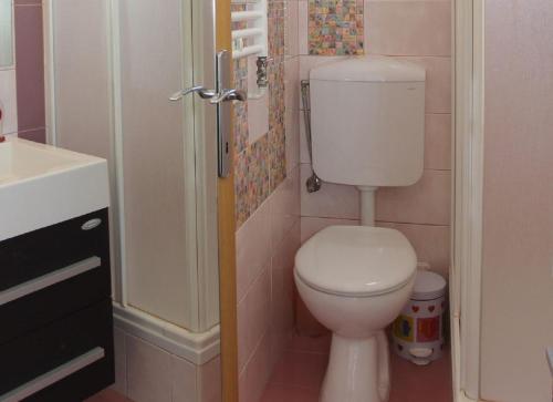 Apartment 4 photo 2