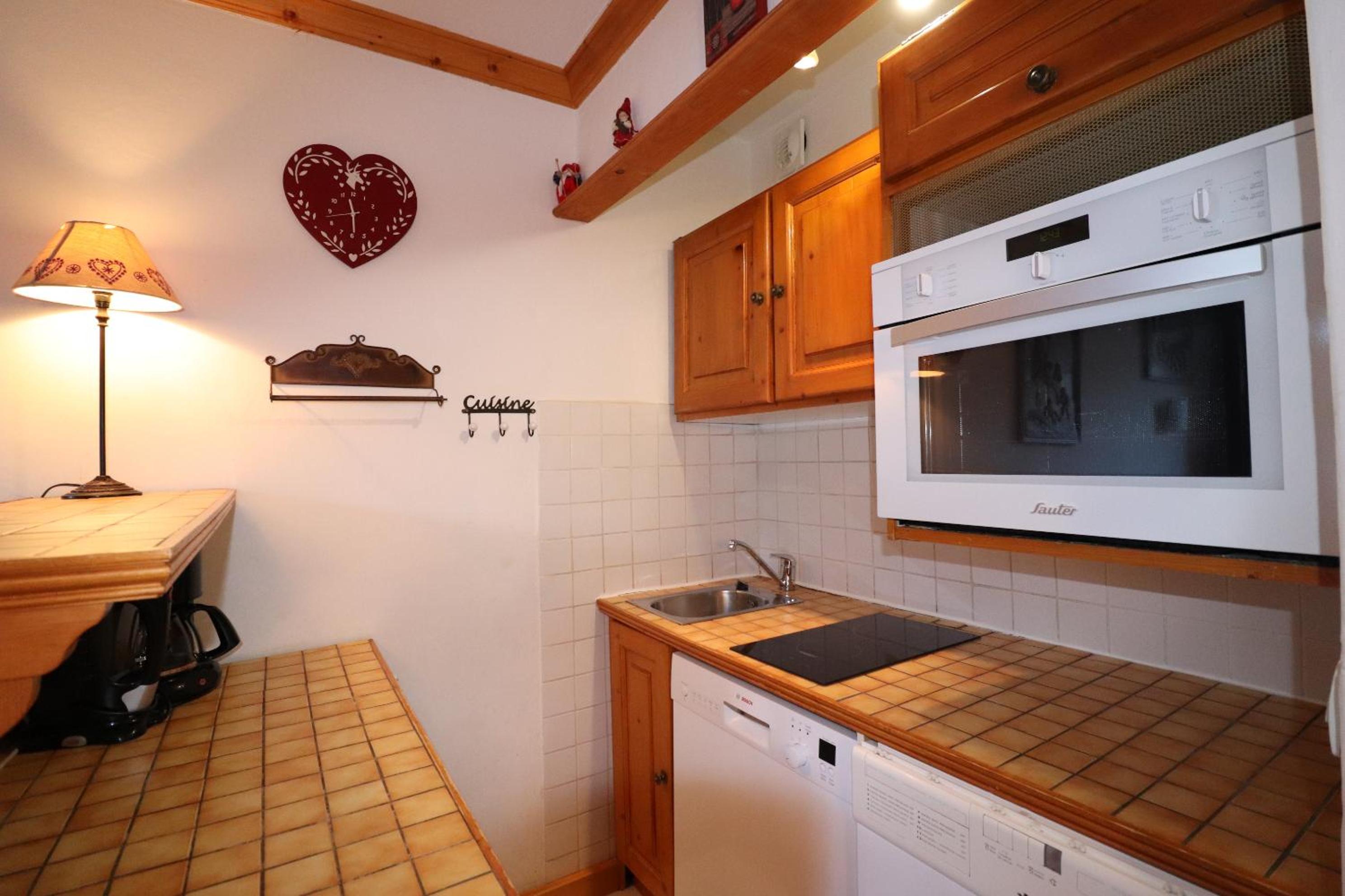 Studio (3 Adults)