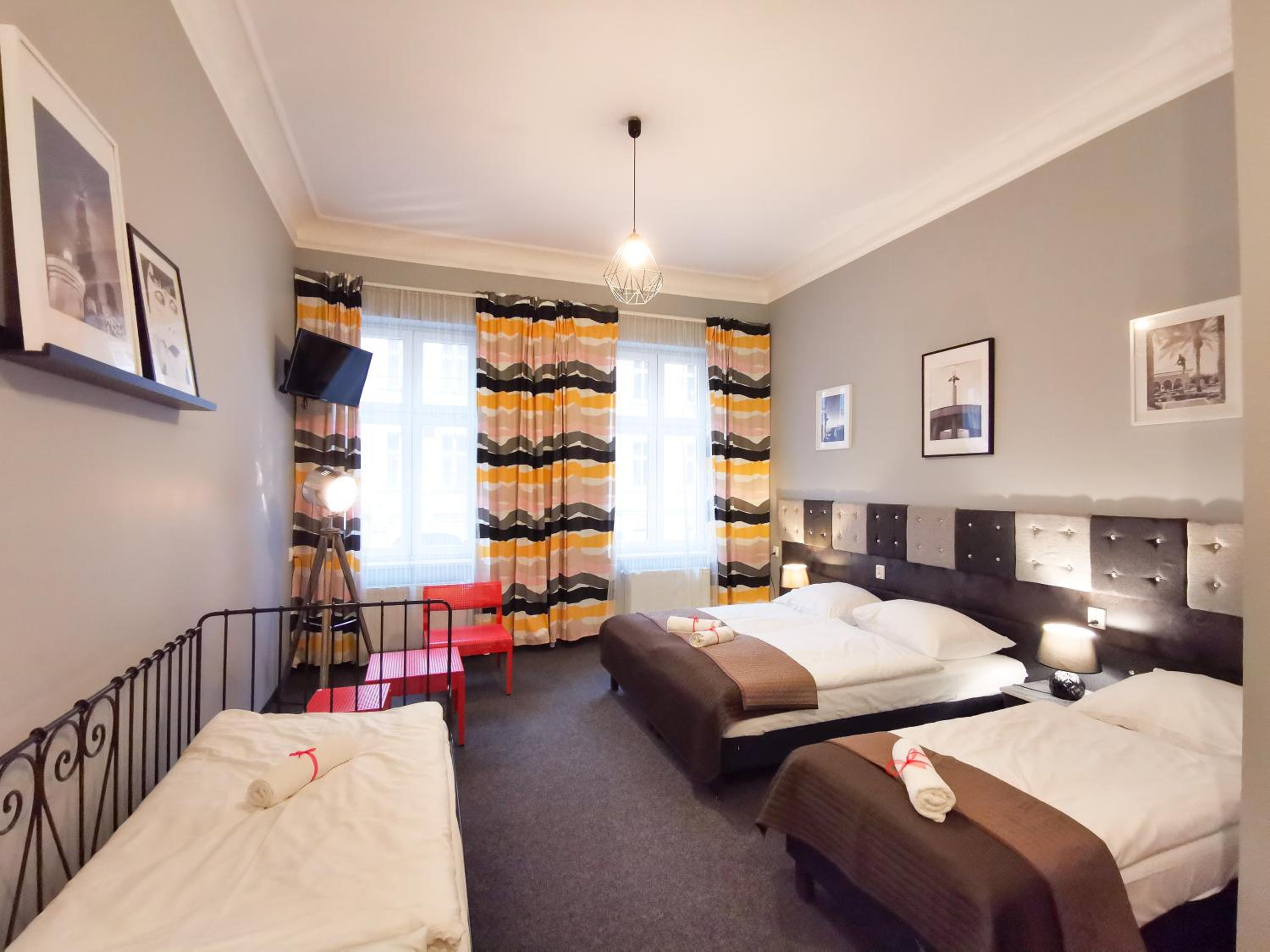 Premium Quadruple Room - Photo 11