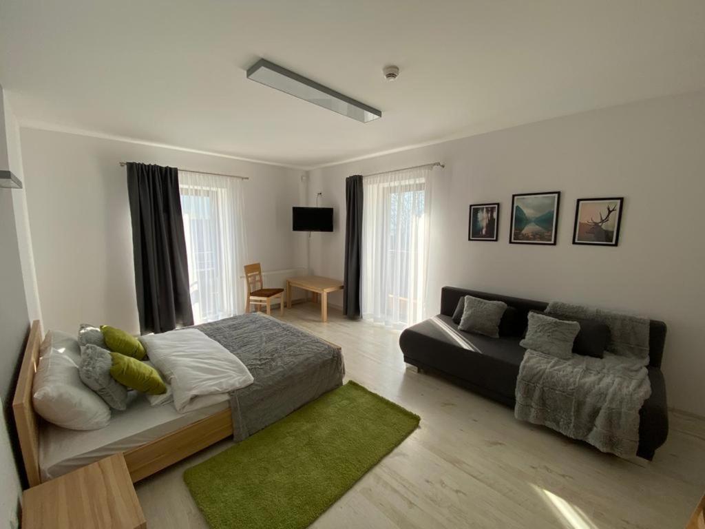 Three-Bedroom Apartment photo 3
