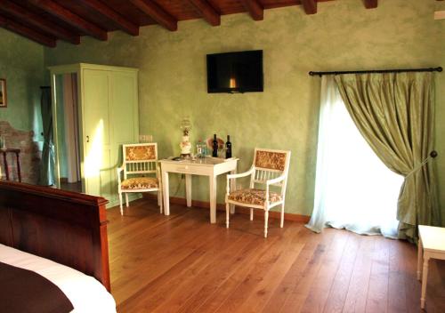 Superior Double Room with Lake View - Photo 16