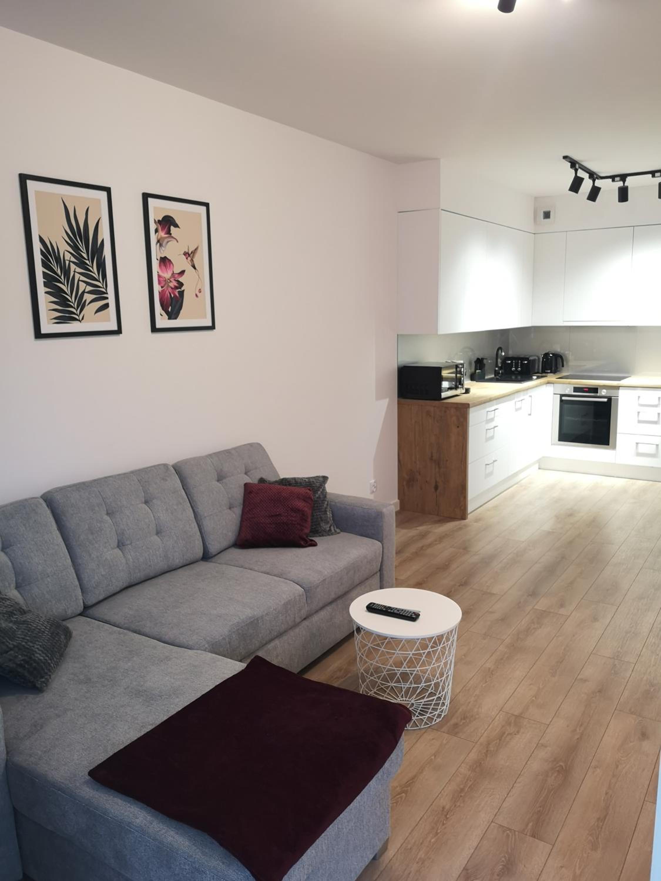 One-Bedroom Apartment - Photo 6