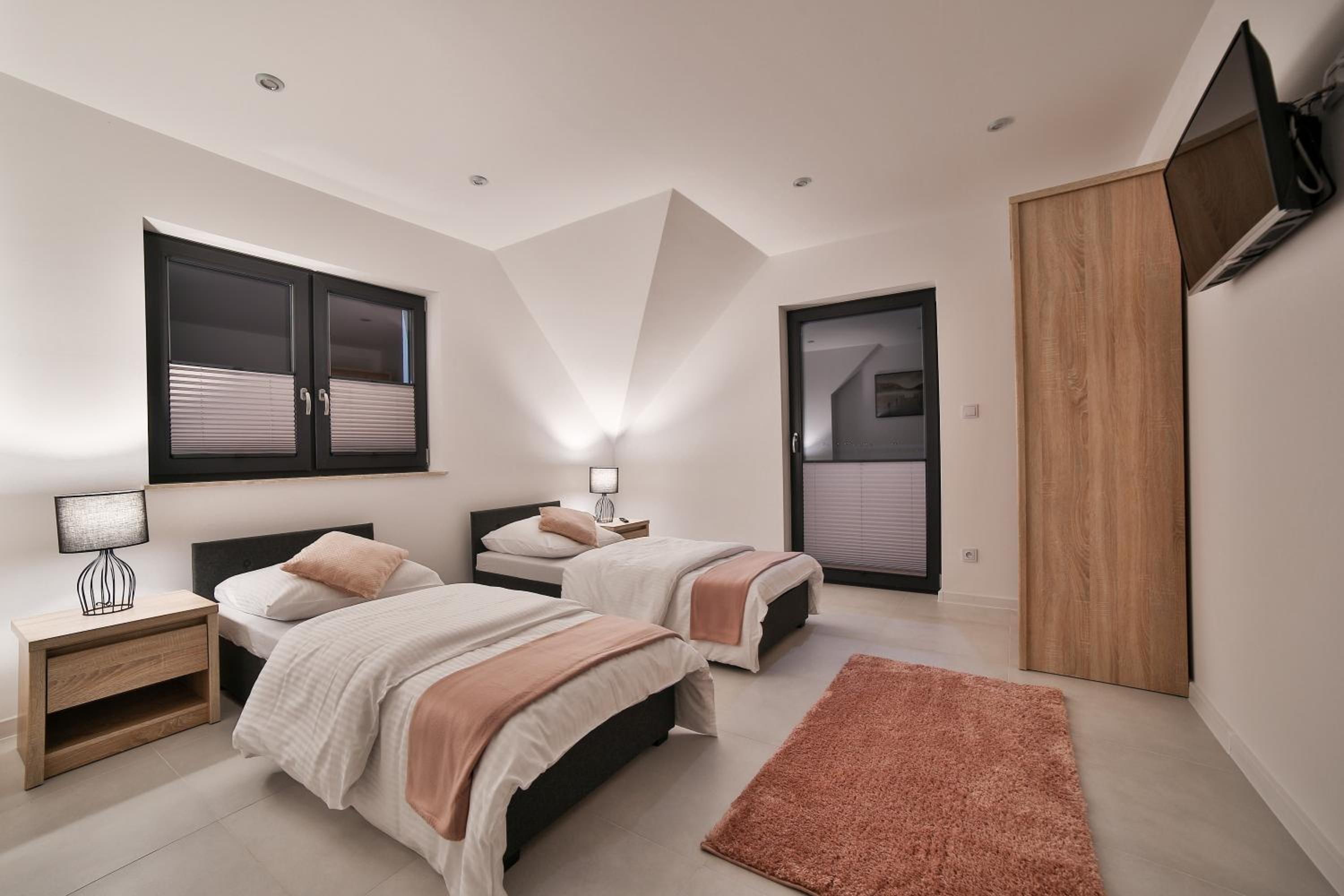 Three-Bedroom House photo 3