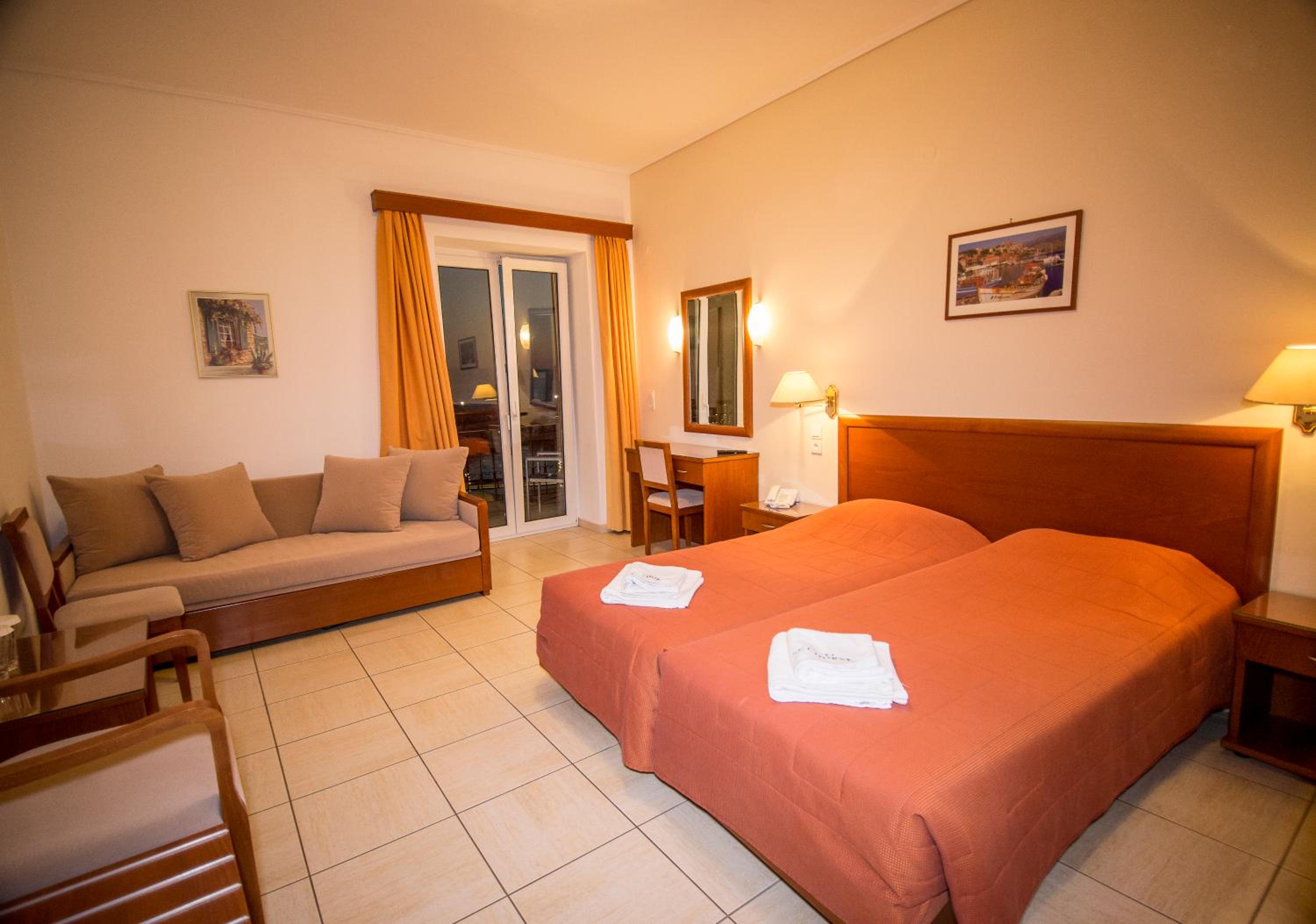Standard Double or Twin Room with Sea View photo 2