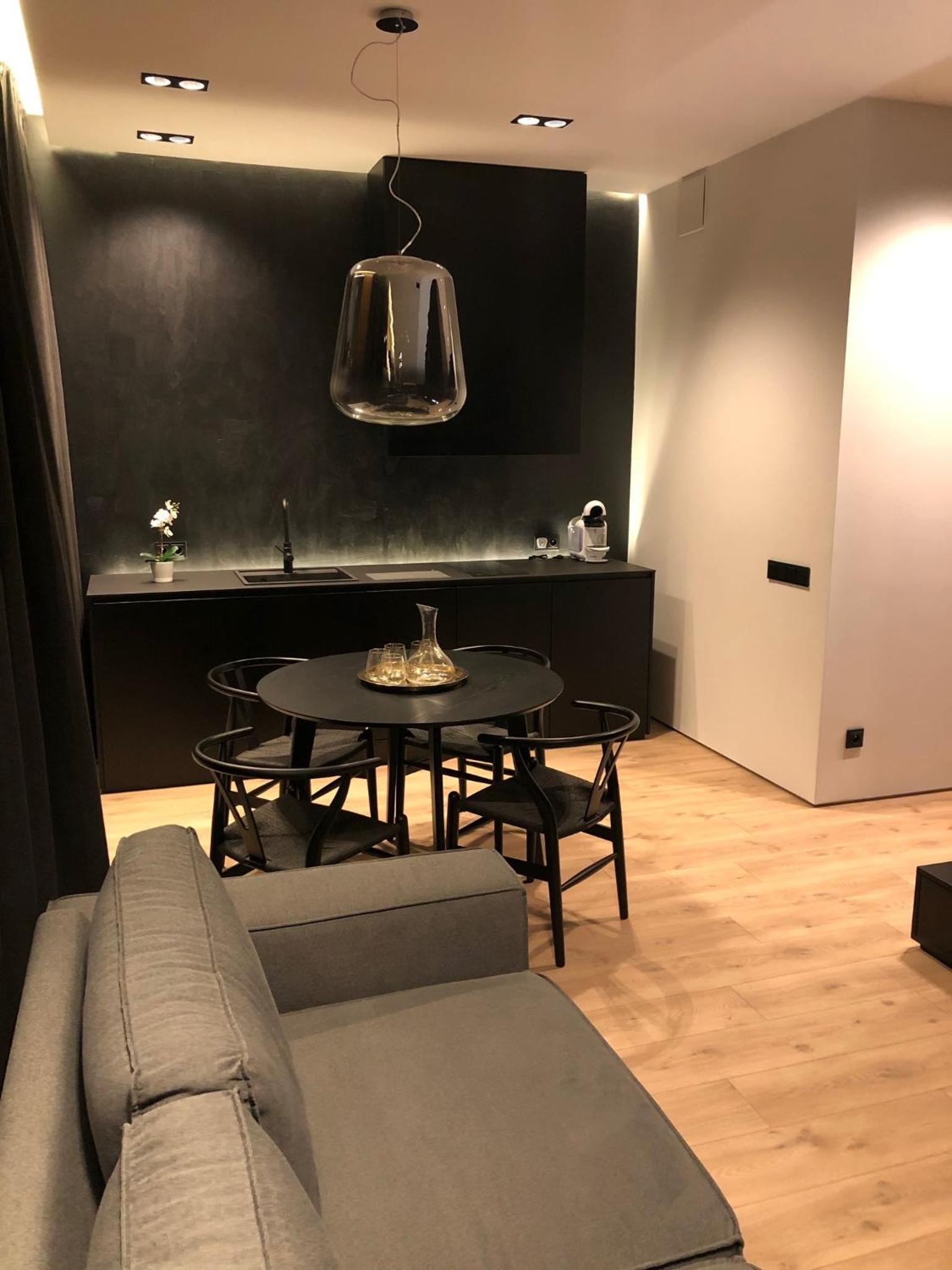 One-Bedroom Apartment - Photo 11