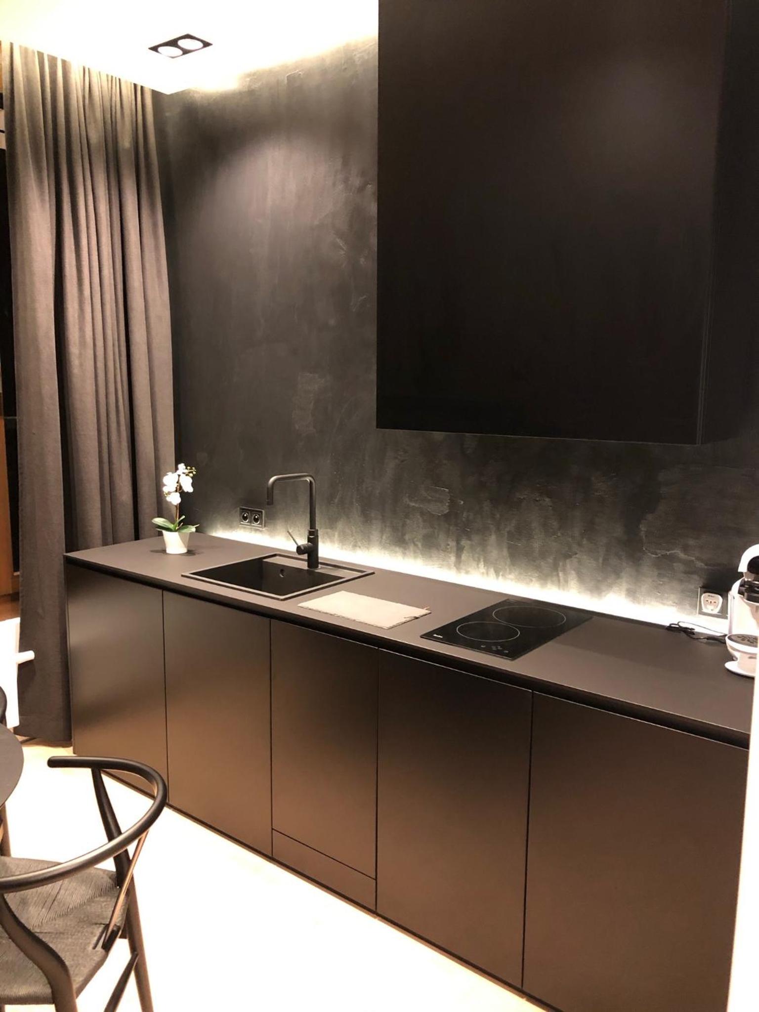 One-Bedroom Apartment - Photo 4