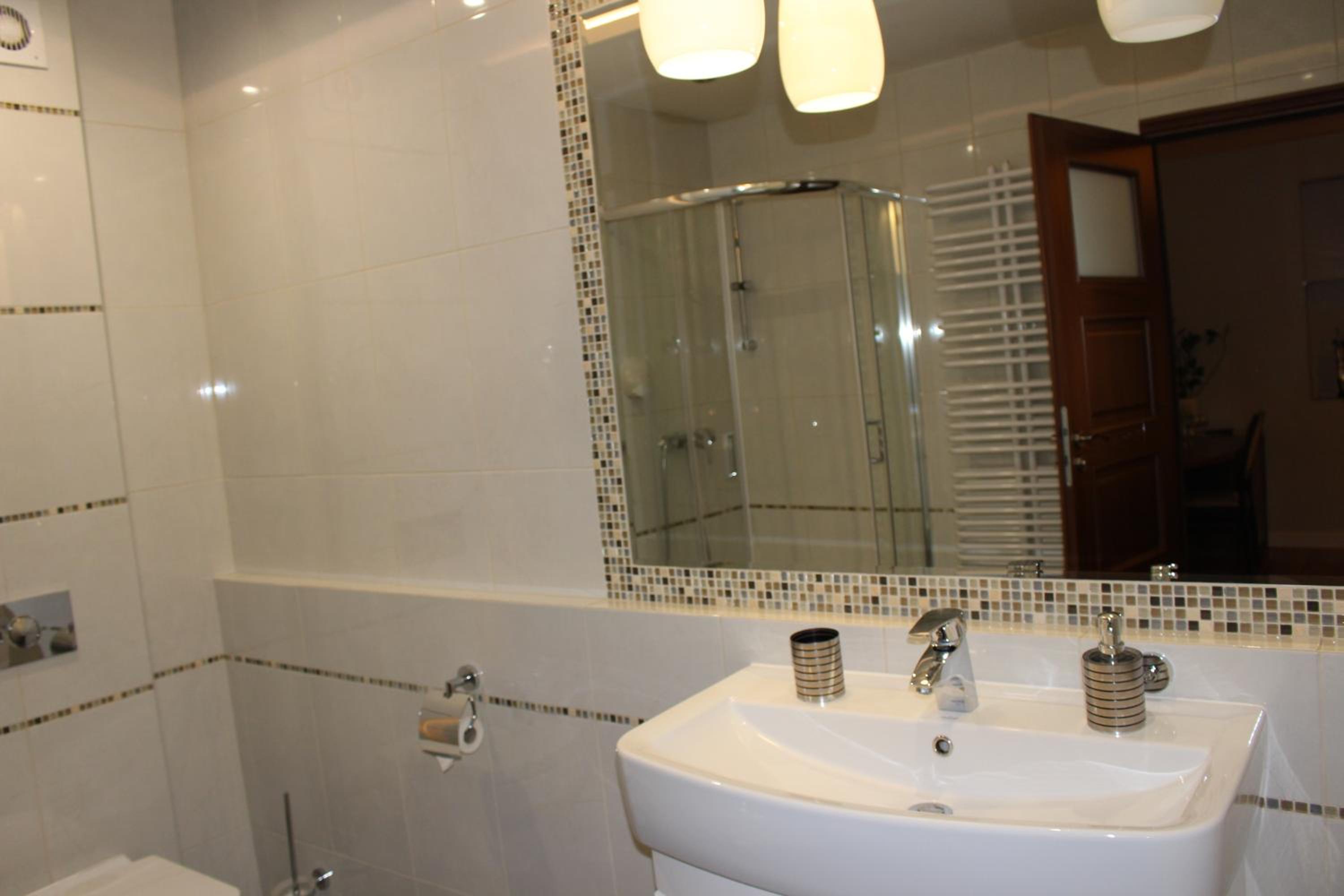 Triple Room with Bathroom - Photo 4