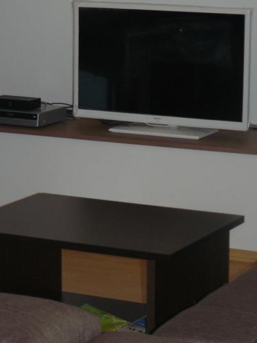 One-Bedroom Apartment with Balcony photo 1