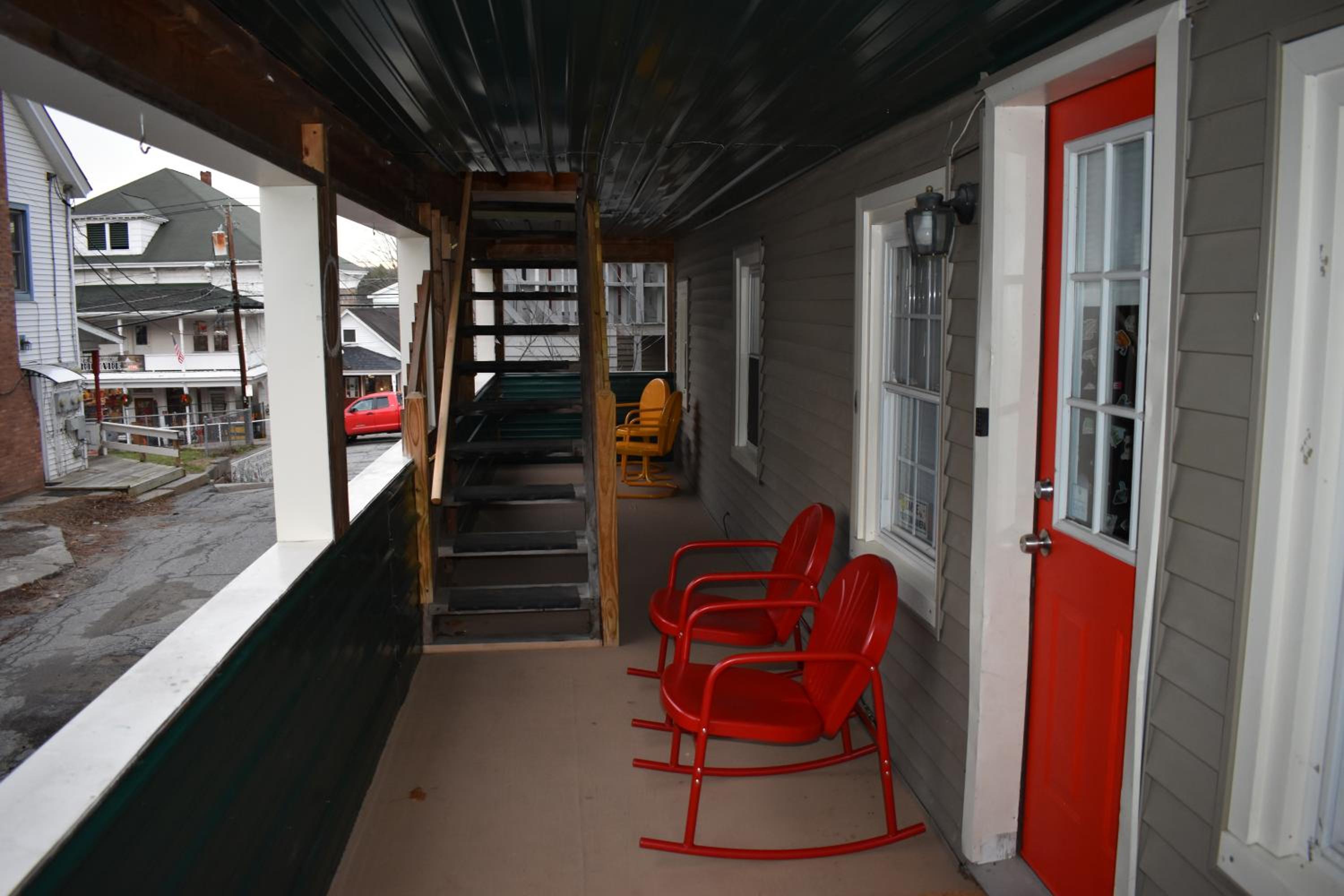 Three-Bedroom House - Photo 19