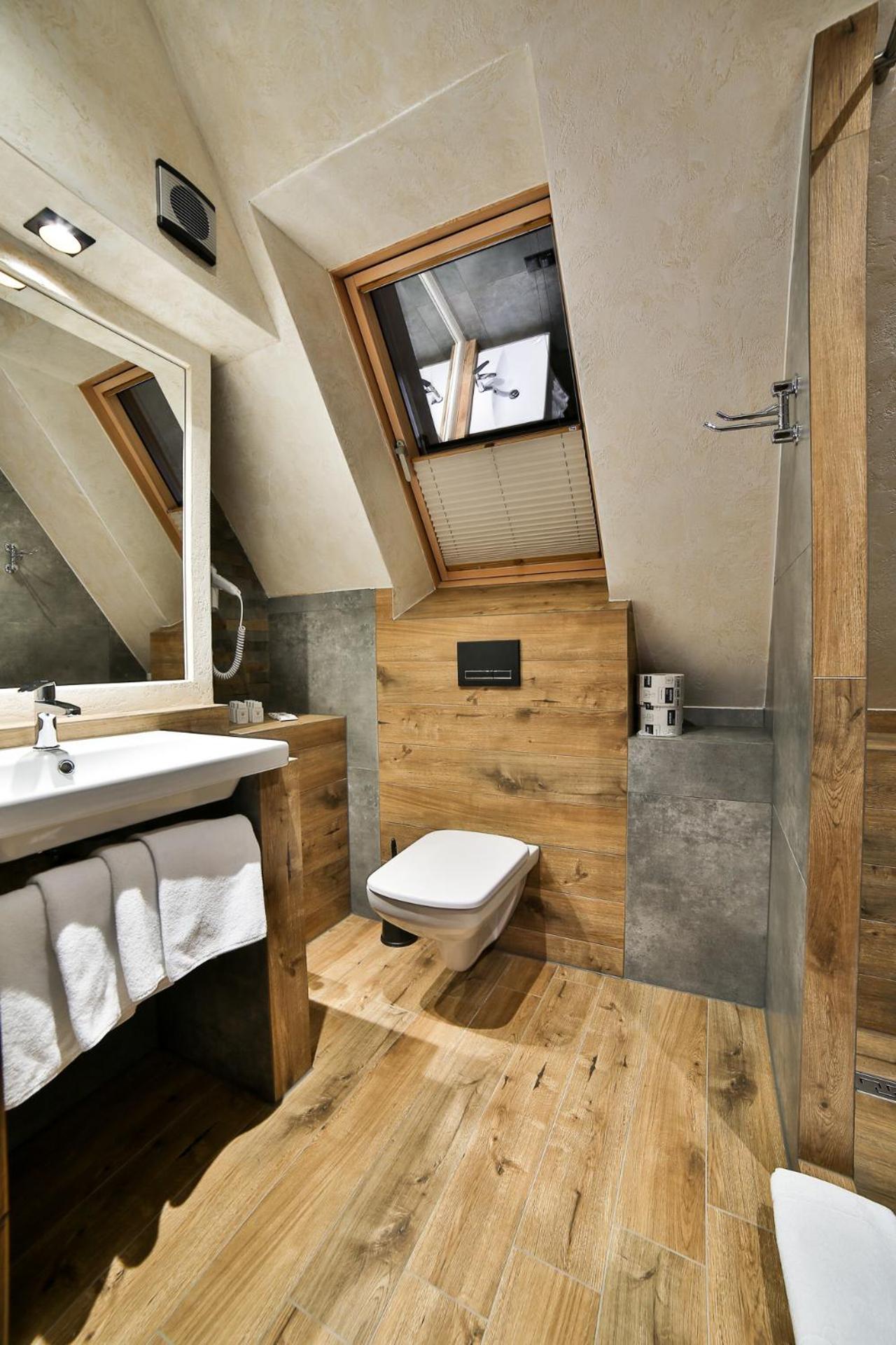 Classic Quadruple Room
