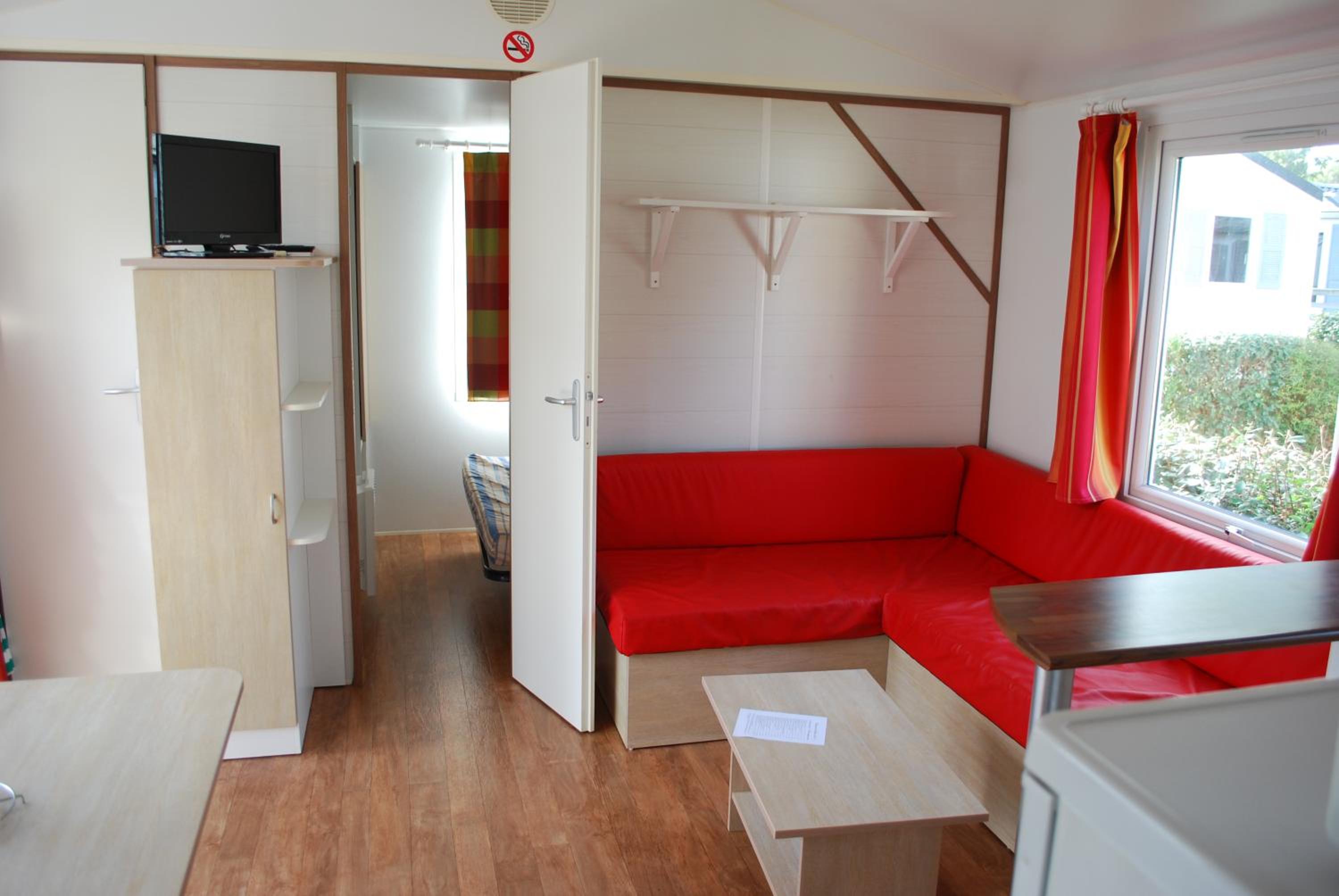 Mobile Home photo 3