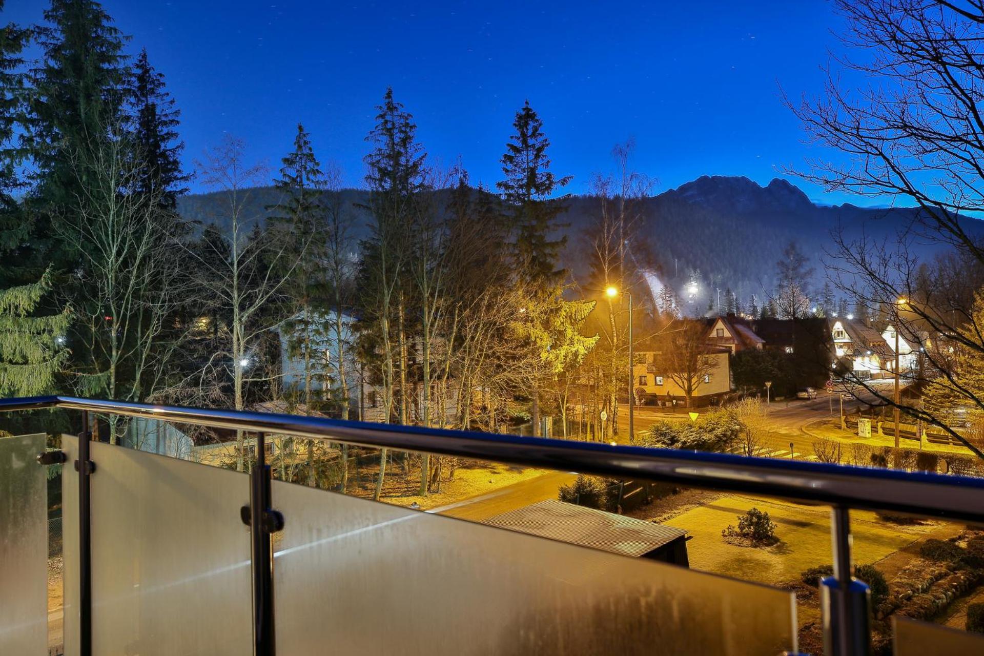 Double Room with Mountain View - Photo 13