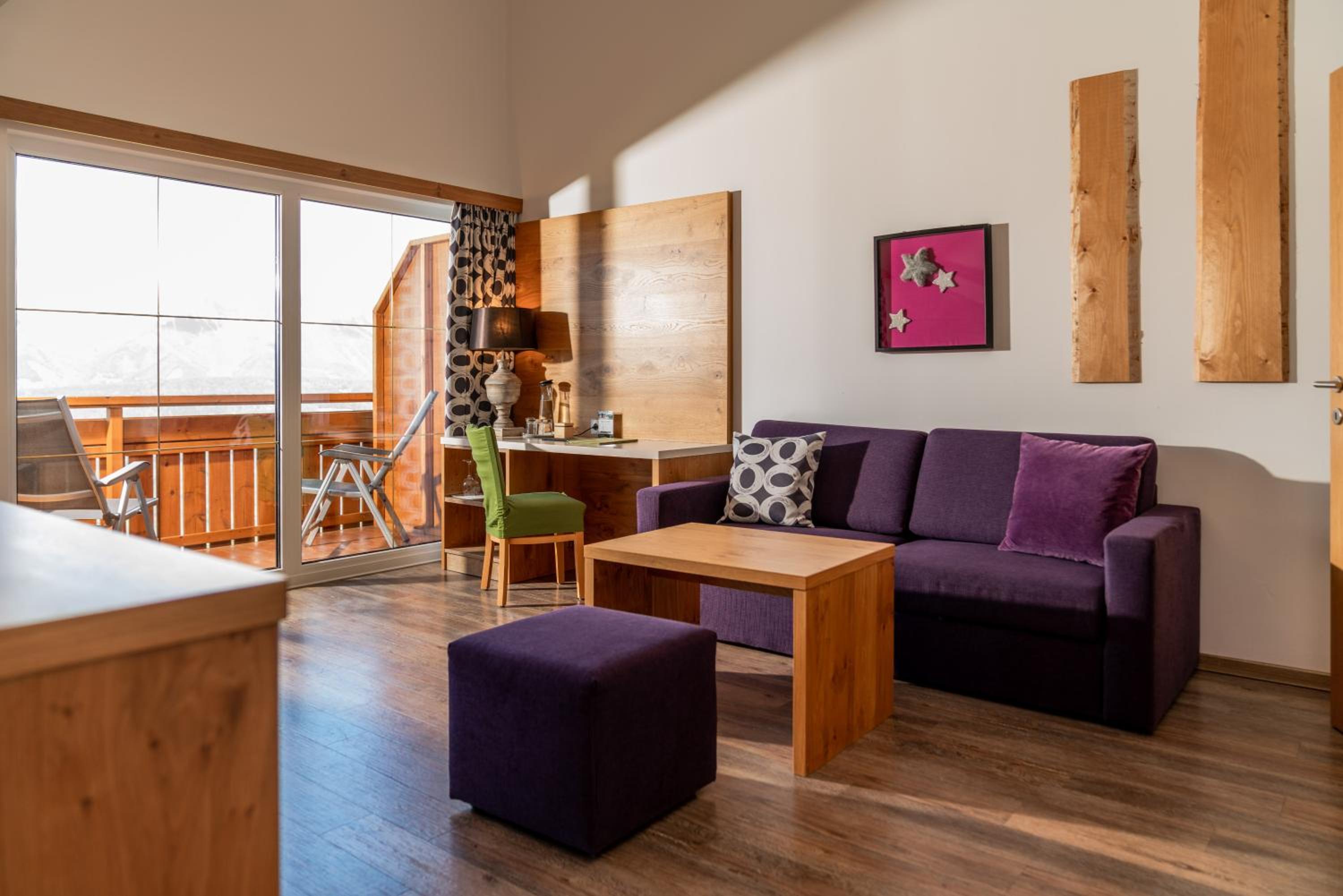 Junior Suite with Balcony - Photo 2
