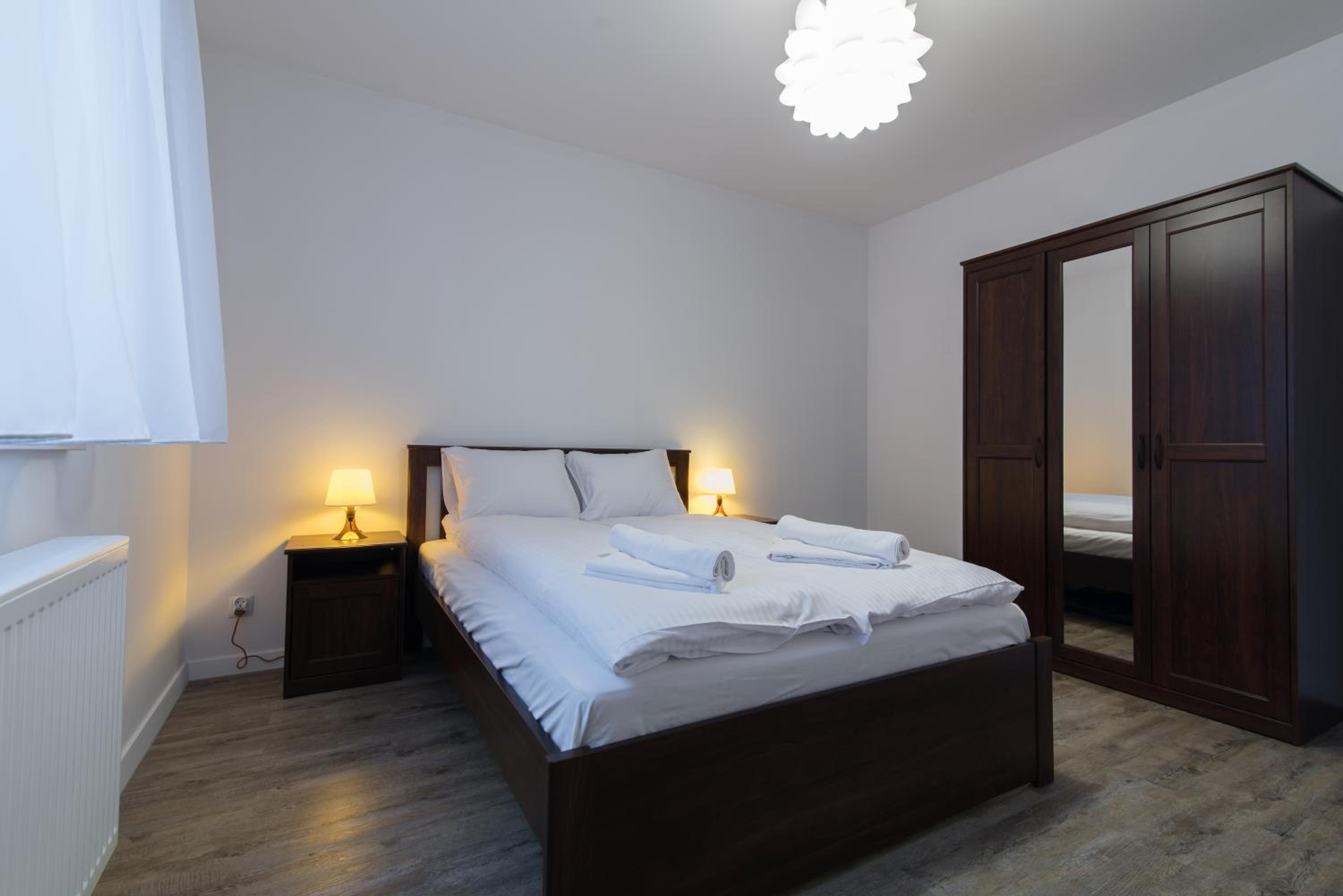 One-Bedroom Apartment - Photo 2