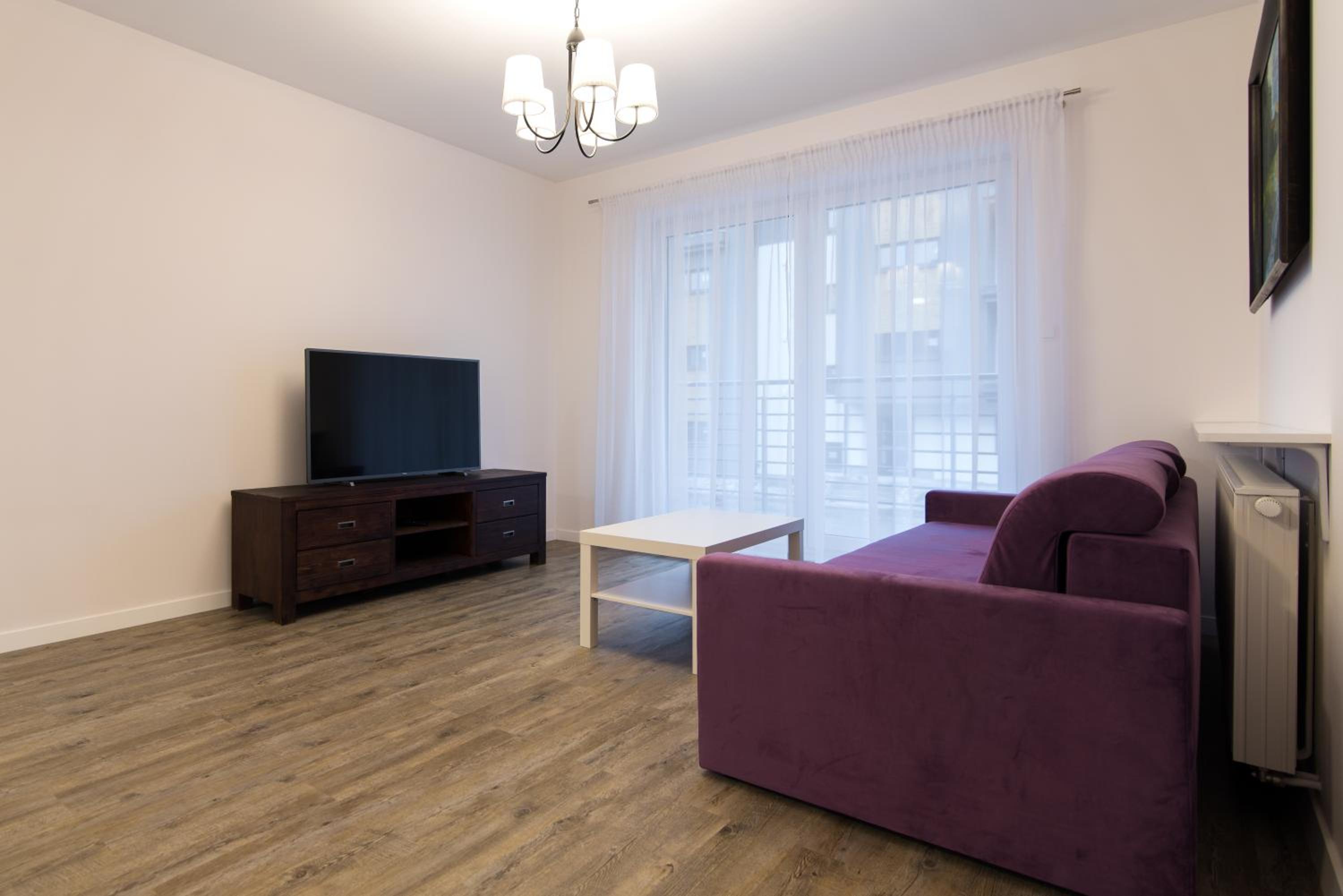 One-Bedroom Apartment - Photo 1