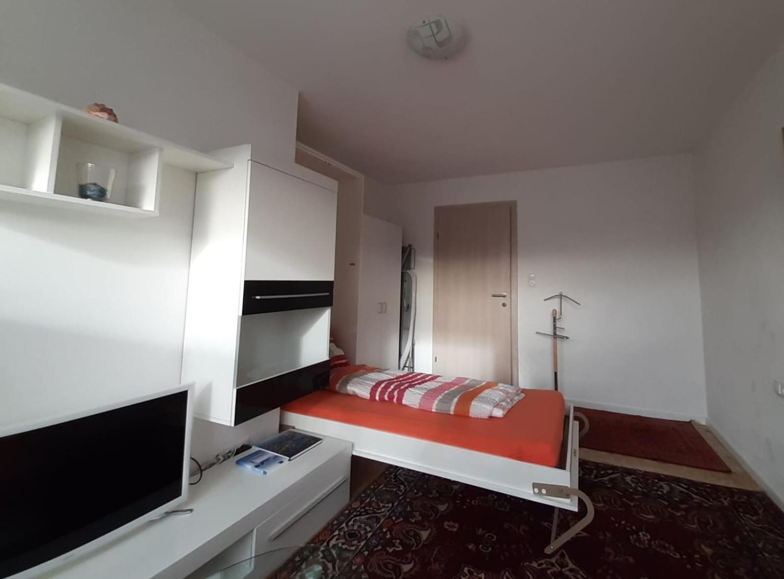 Apartment photo 2