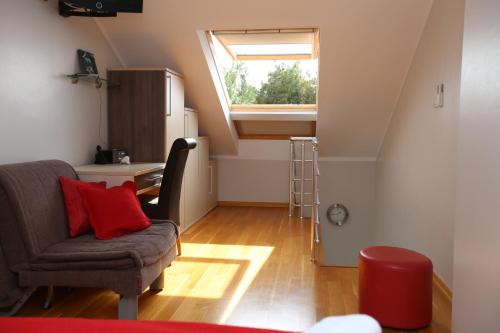 Apartment with Balcony photo 3