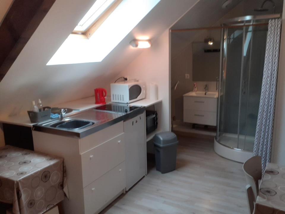 Double Room with Private Bathroom - Photo 2
