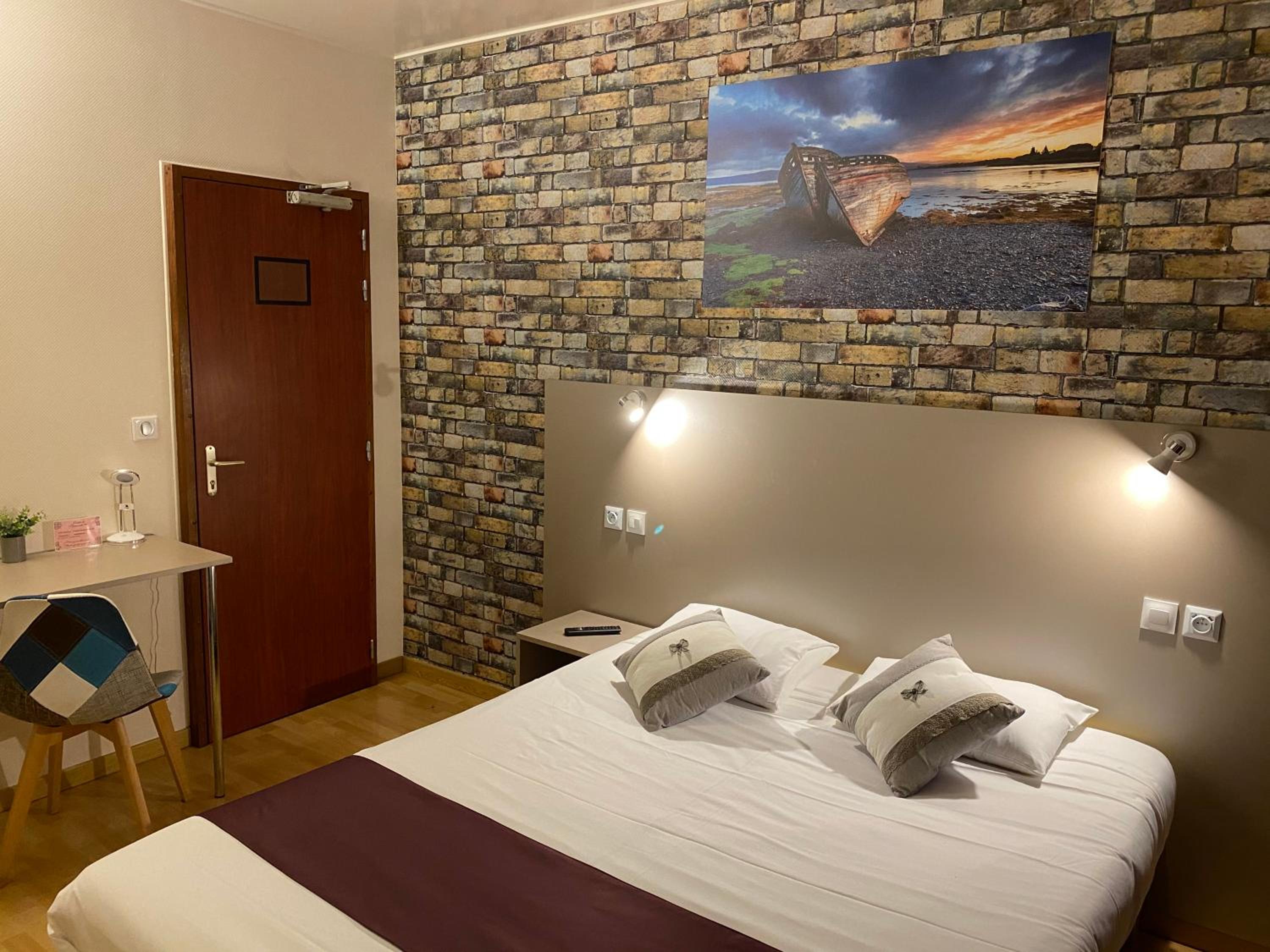 Double Room - Photo 4