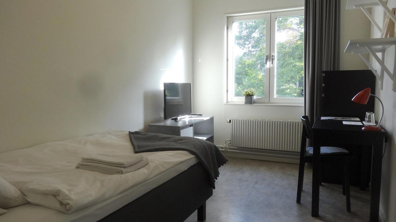 Single Room with Shared Bathroom - Allergy Adjusted photo 1
