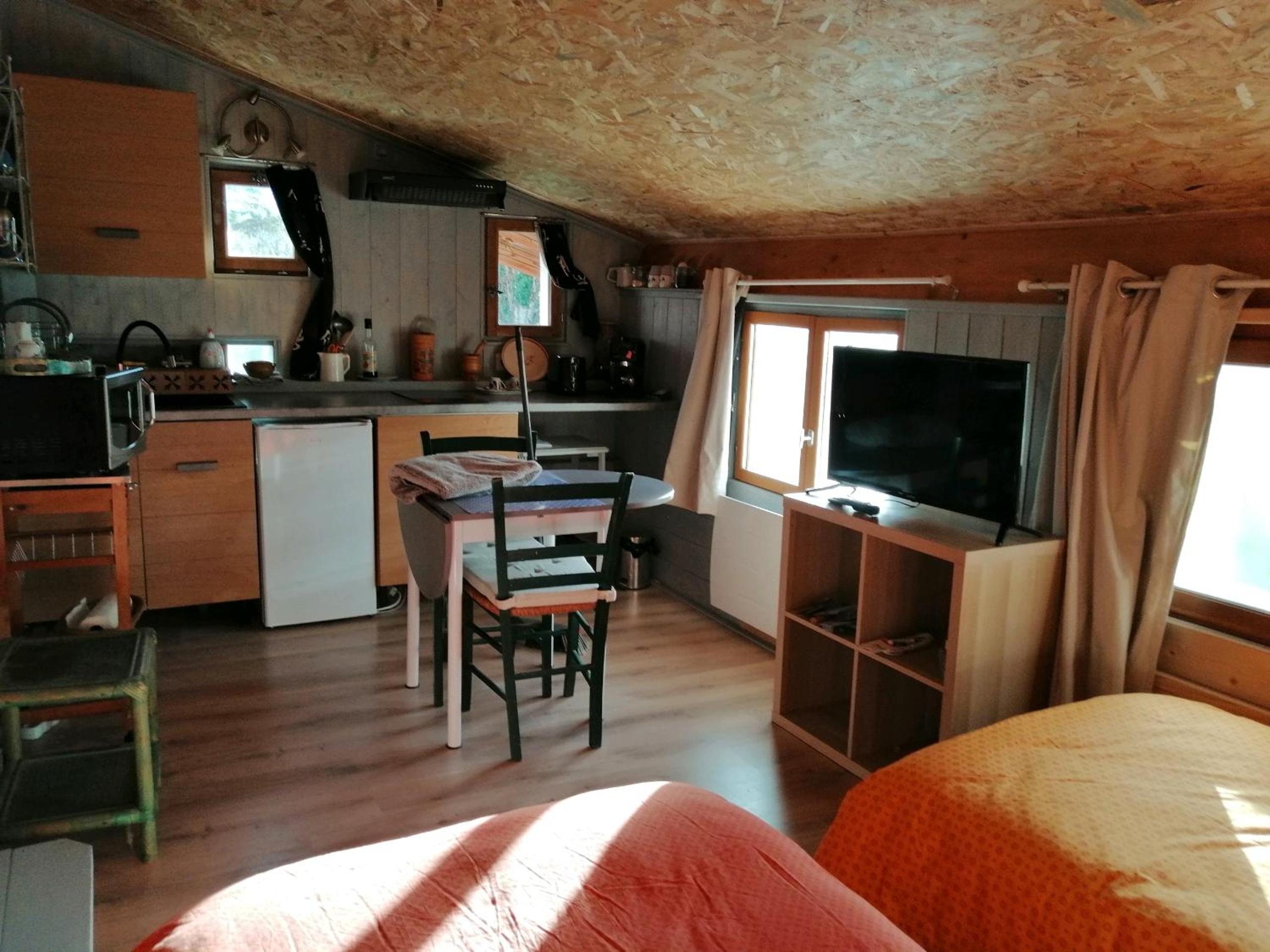 Small Studio - Photo 3