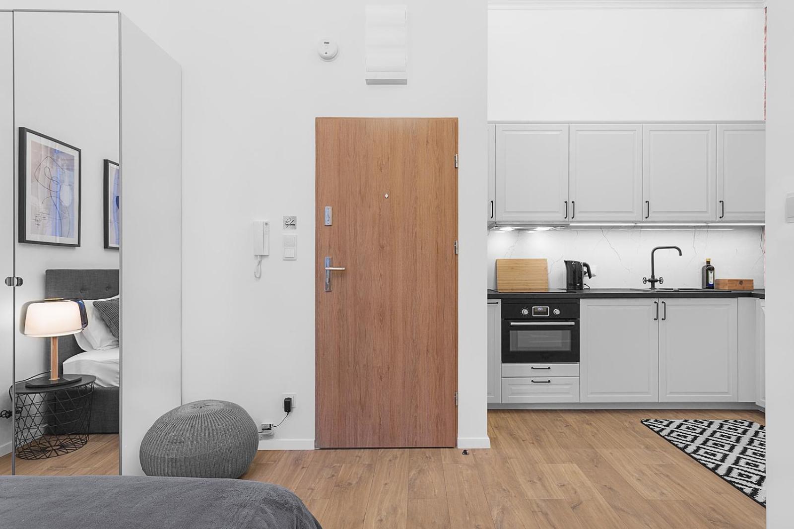 One-Bedroom Apartment - Photo 3