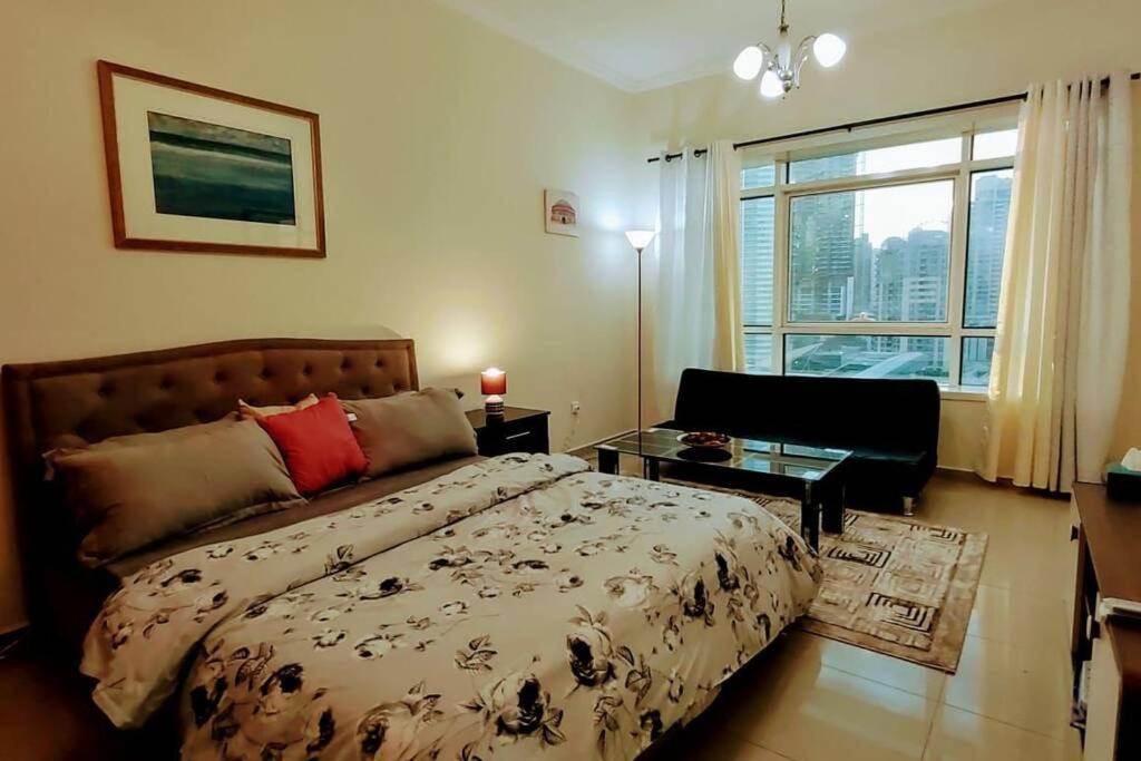 Studio Apartment photo 1