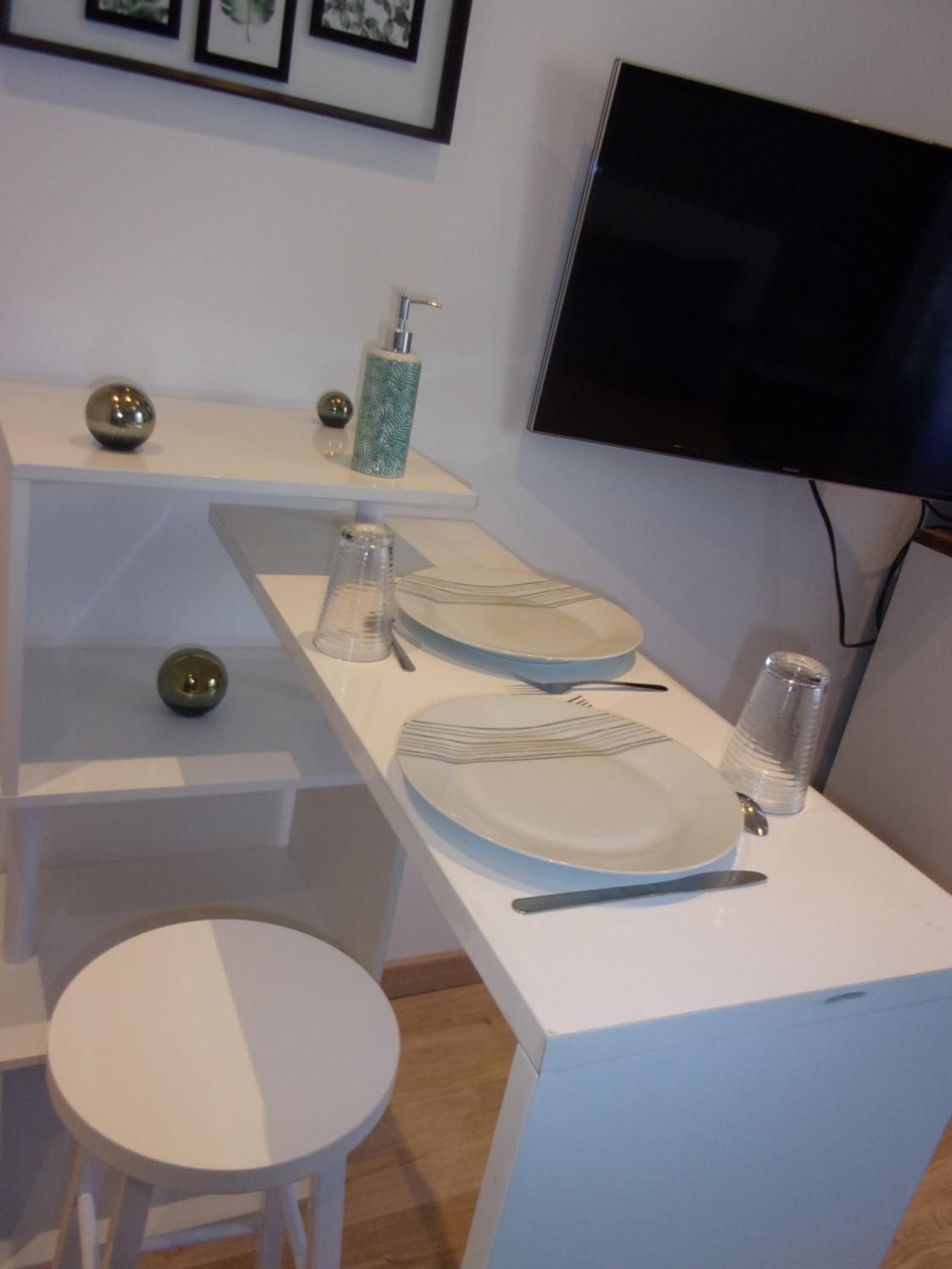 Suite with Hot Tub - Photo 11