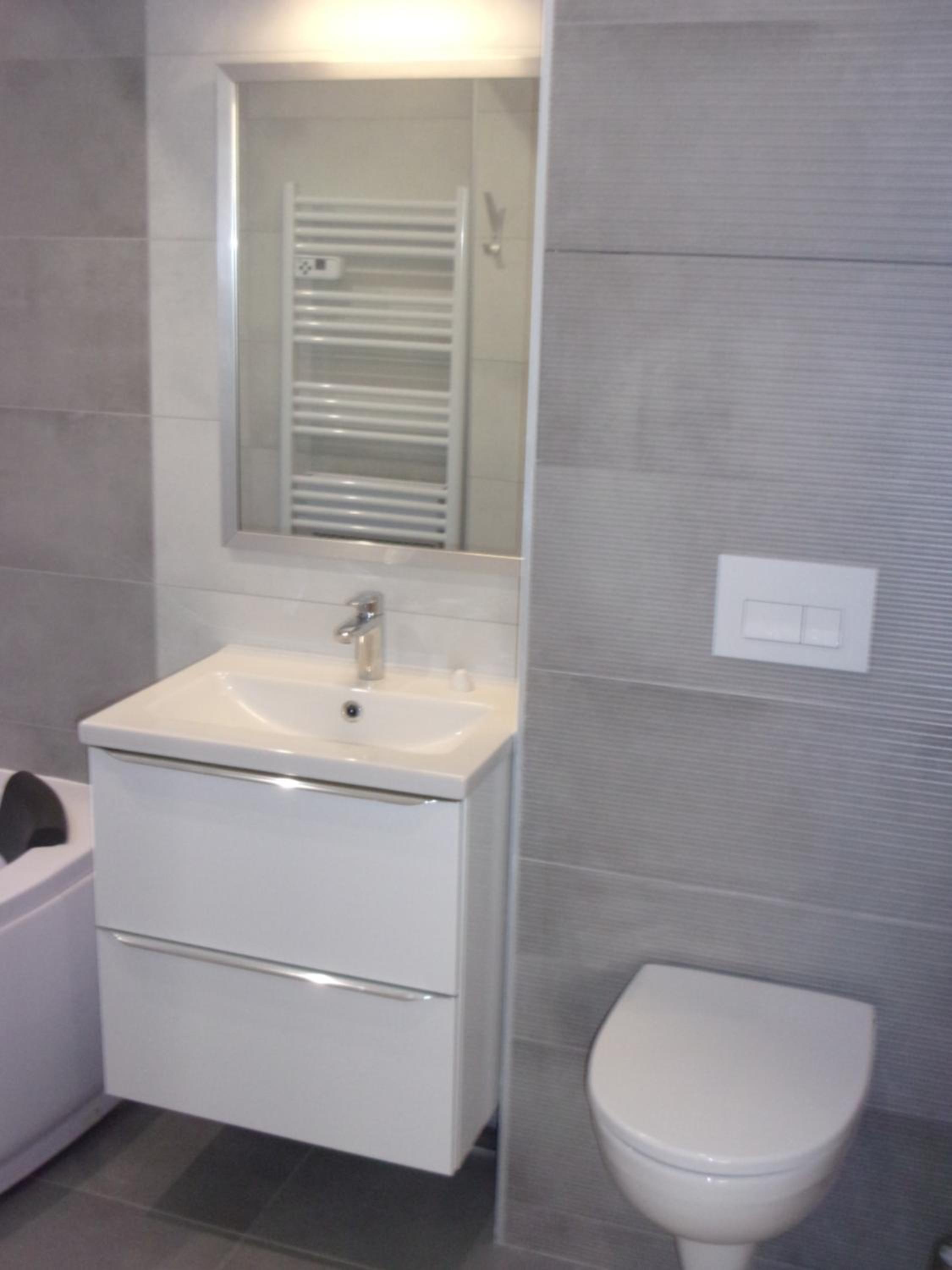 Suite with Hot Tub - Photo 8