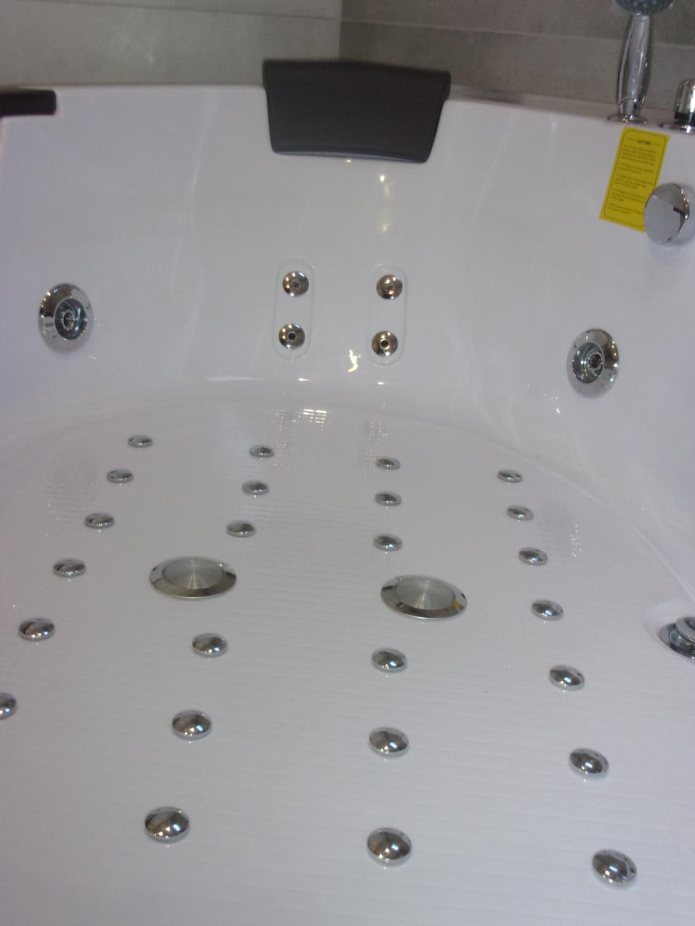 Suite with Hot Tub - Photo 9