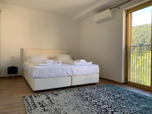 Deluxe Apartment with Terrace and Garden View - Photo 11