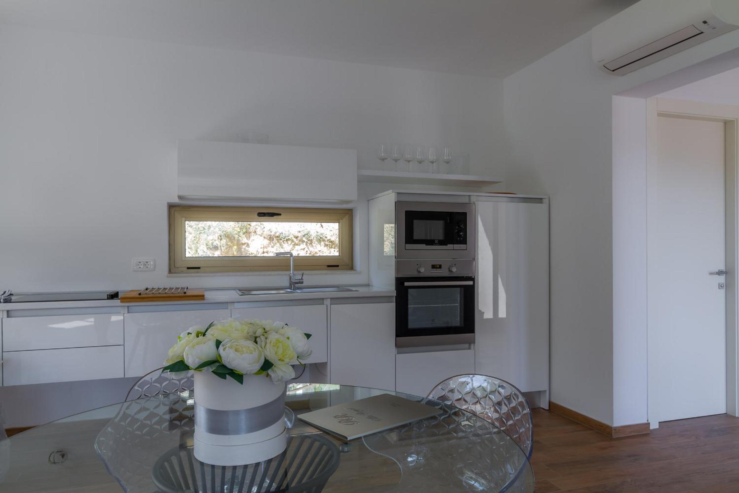 Deluxe Apartment with Terrace and Garden View - Photo 24