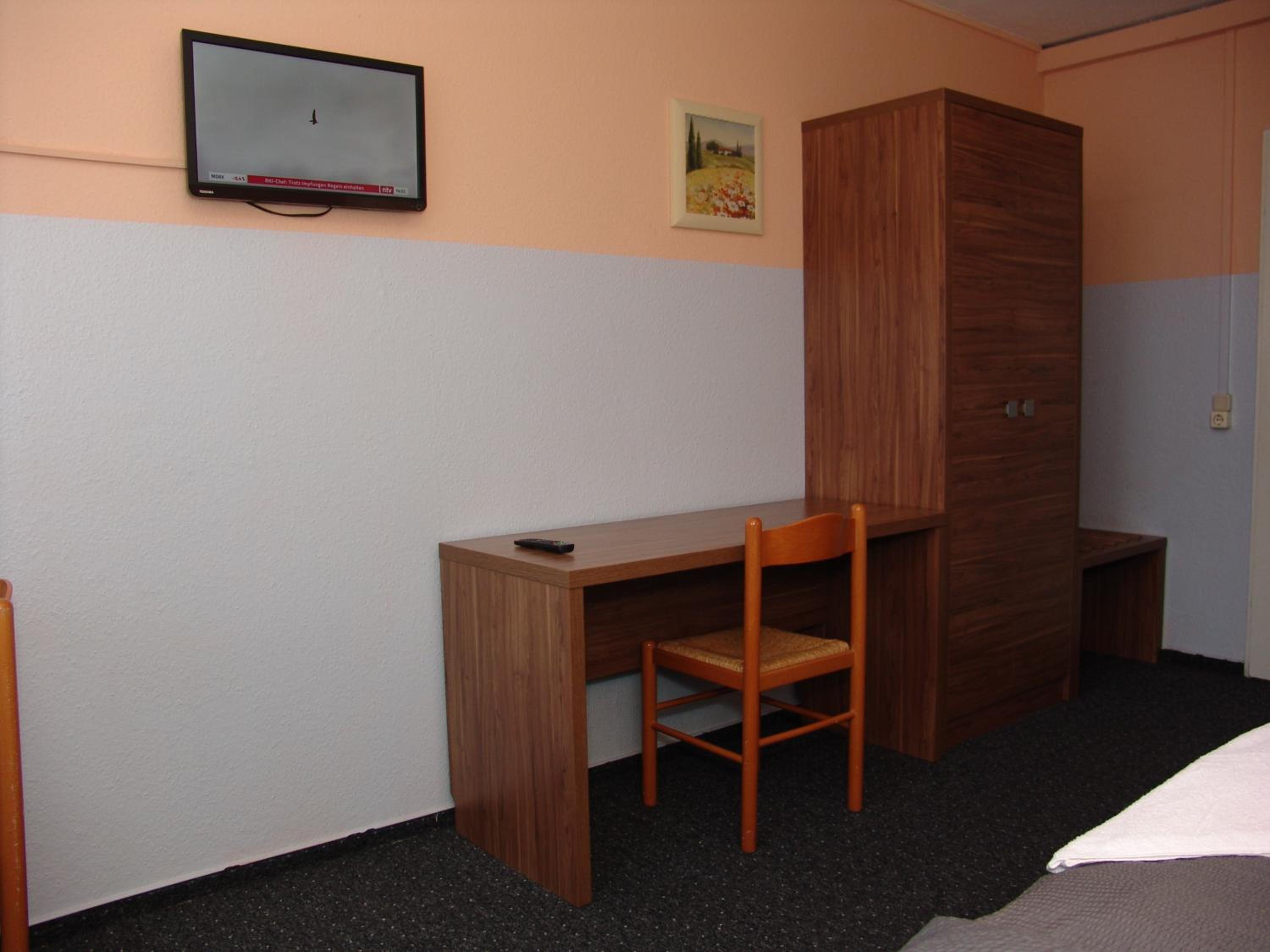 Single Room with Bathroom photo 3