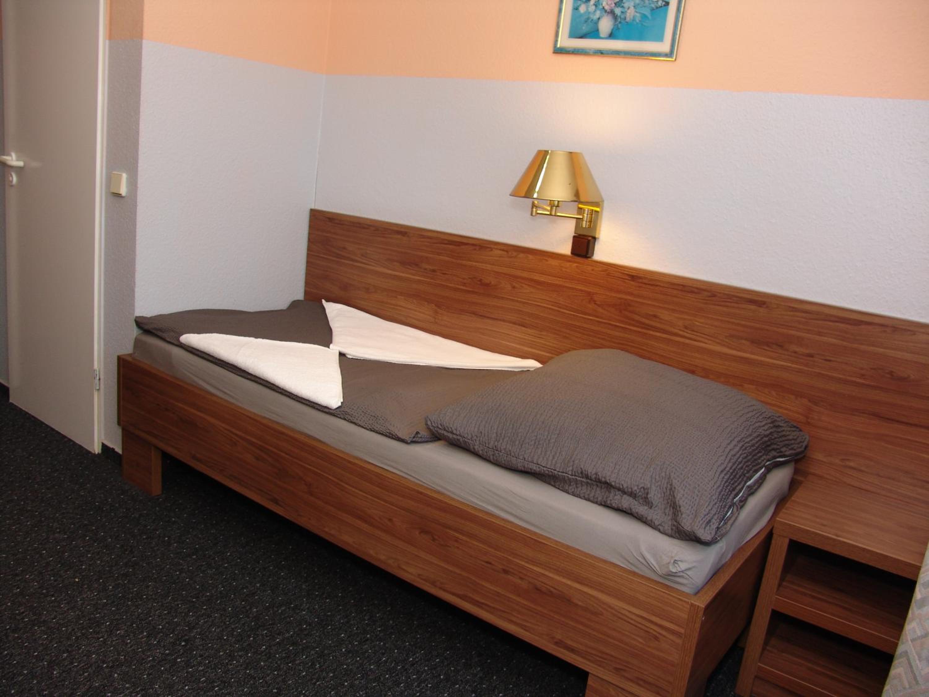 Single Room with Bathroom photo 1