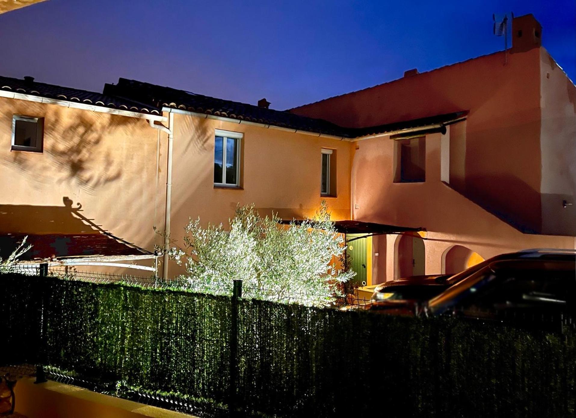 Apartment with Terrace photo 2