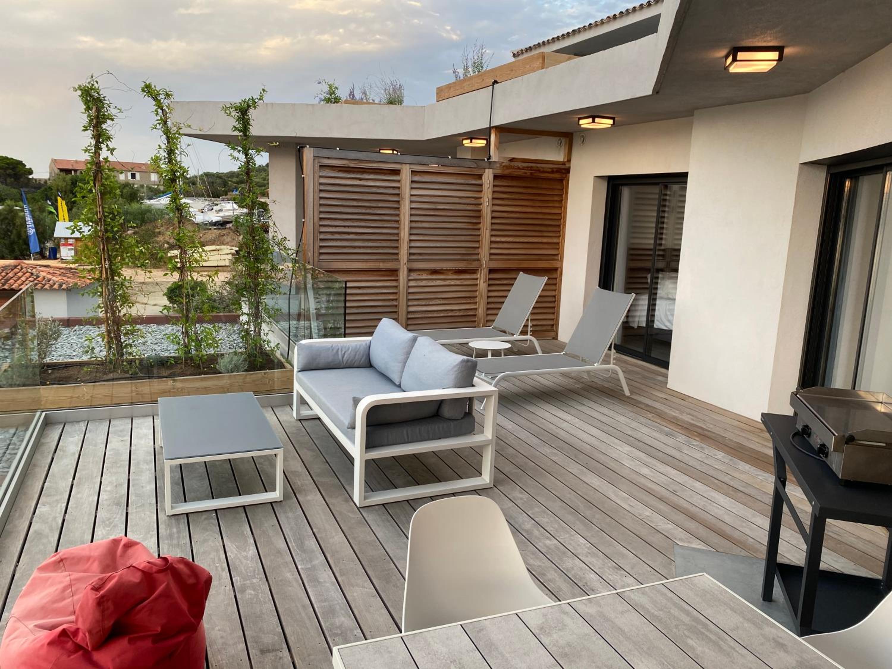 Apartment with Sea View photo 2