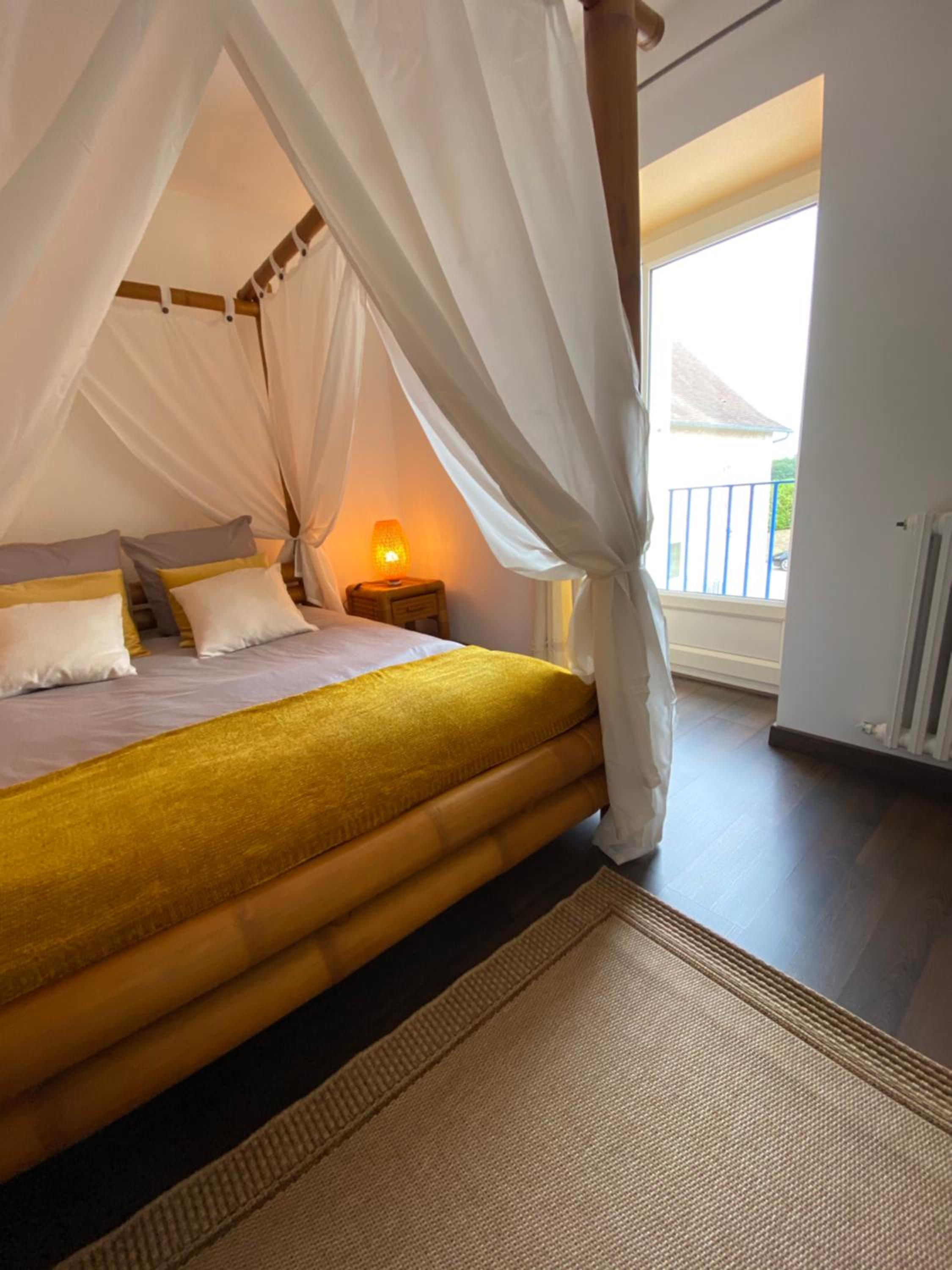 Double Room with Pool View - Photo 1