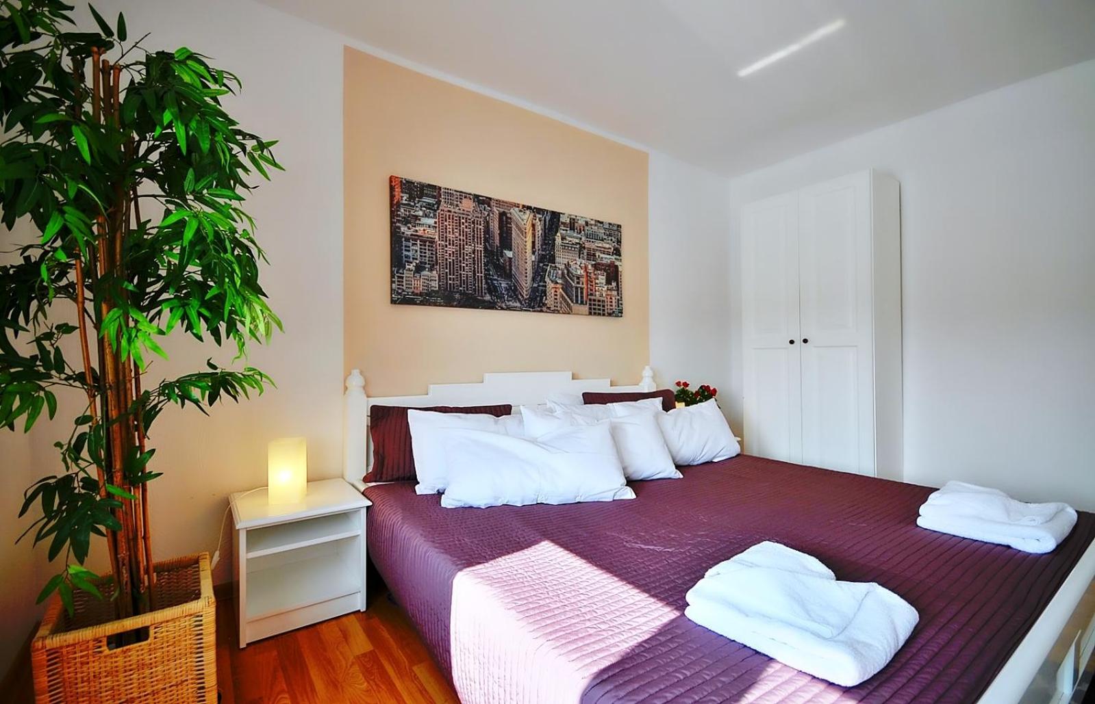 Apartment with Balcony photo 2