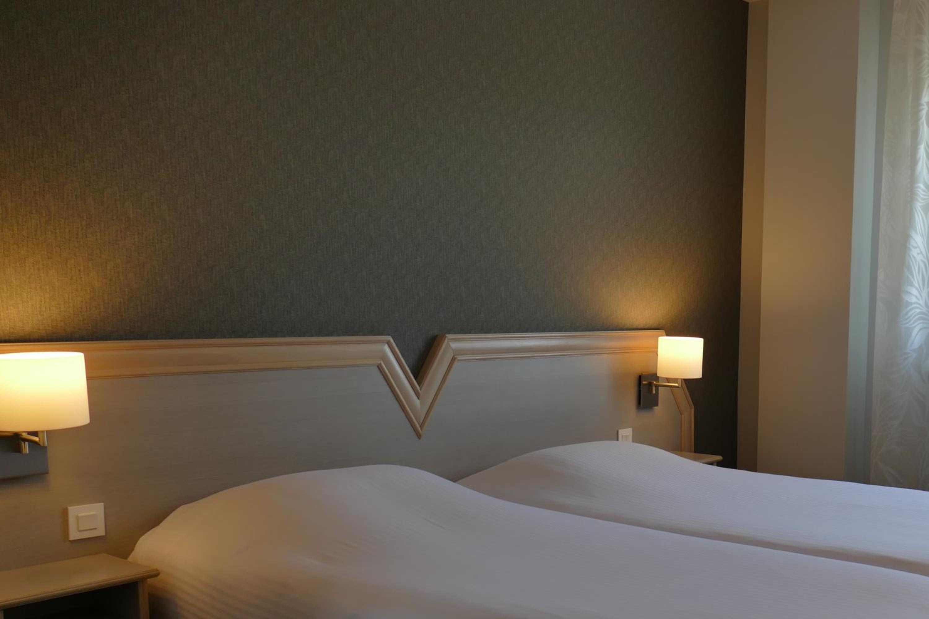 Double or Twin Room - Photo 4