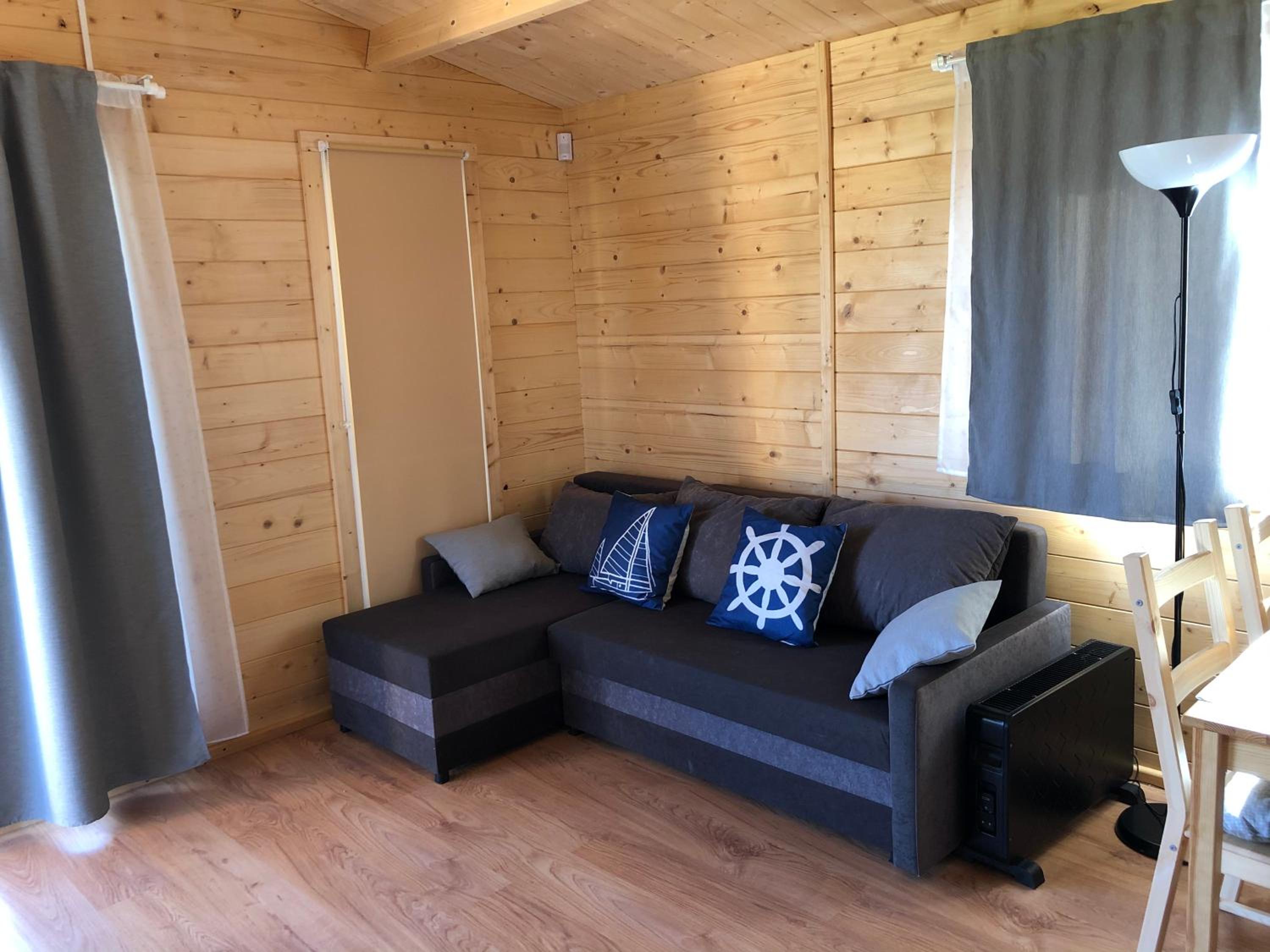 One-Bedroom House photo 2