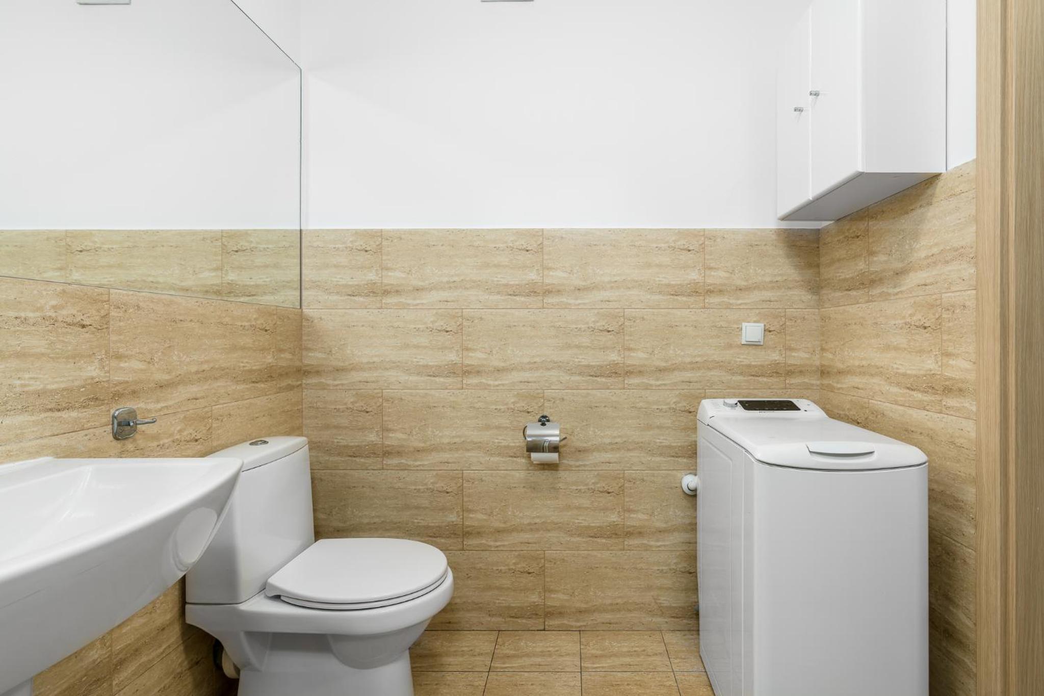 One-Bedroom Apartment - Photo 1