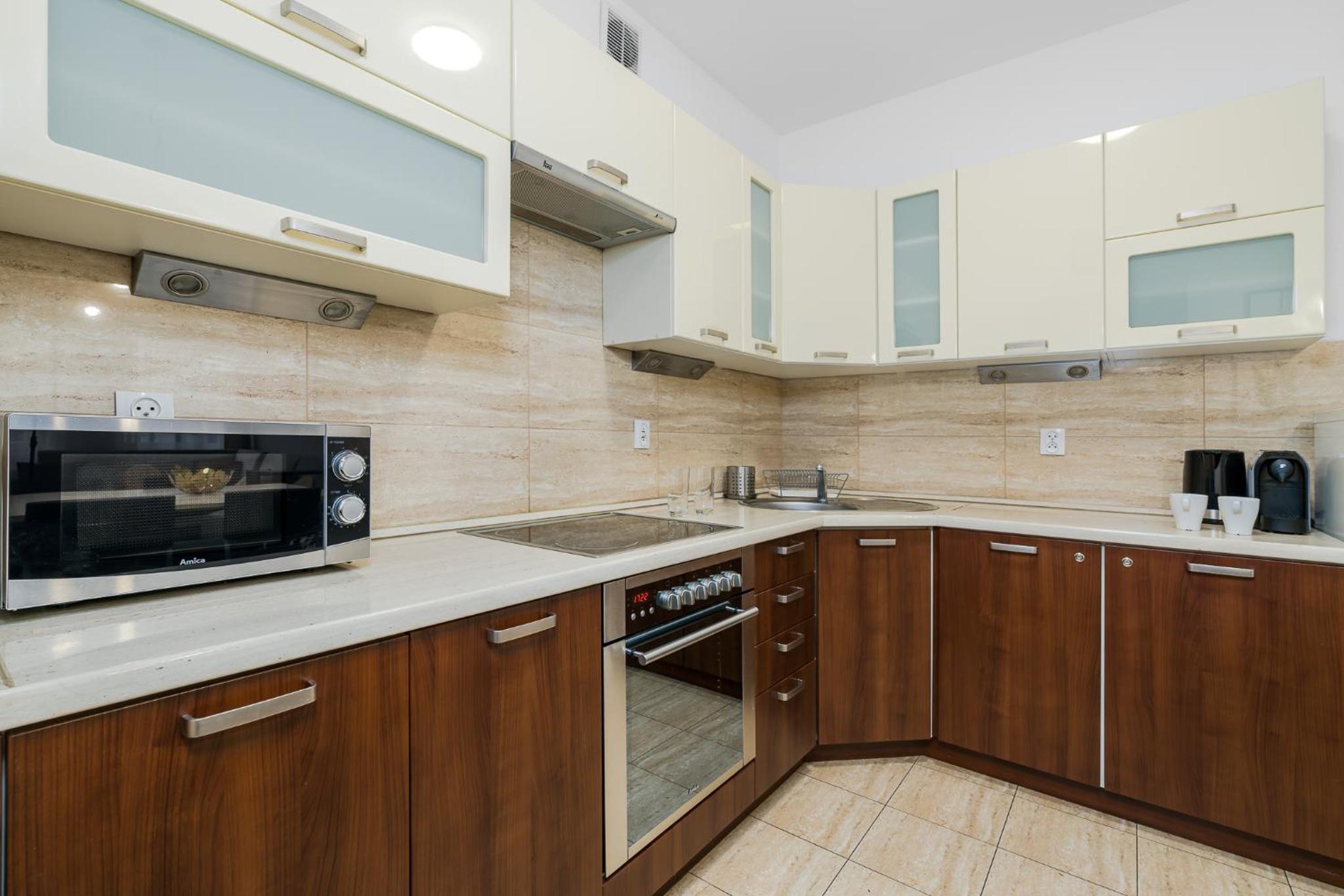 One-Bedroom Apartment - Photo 2