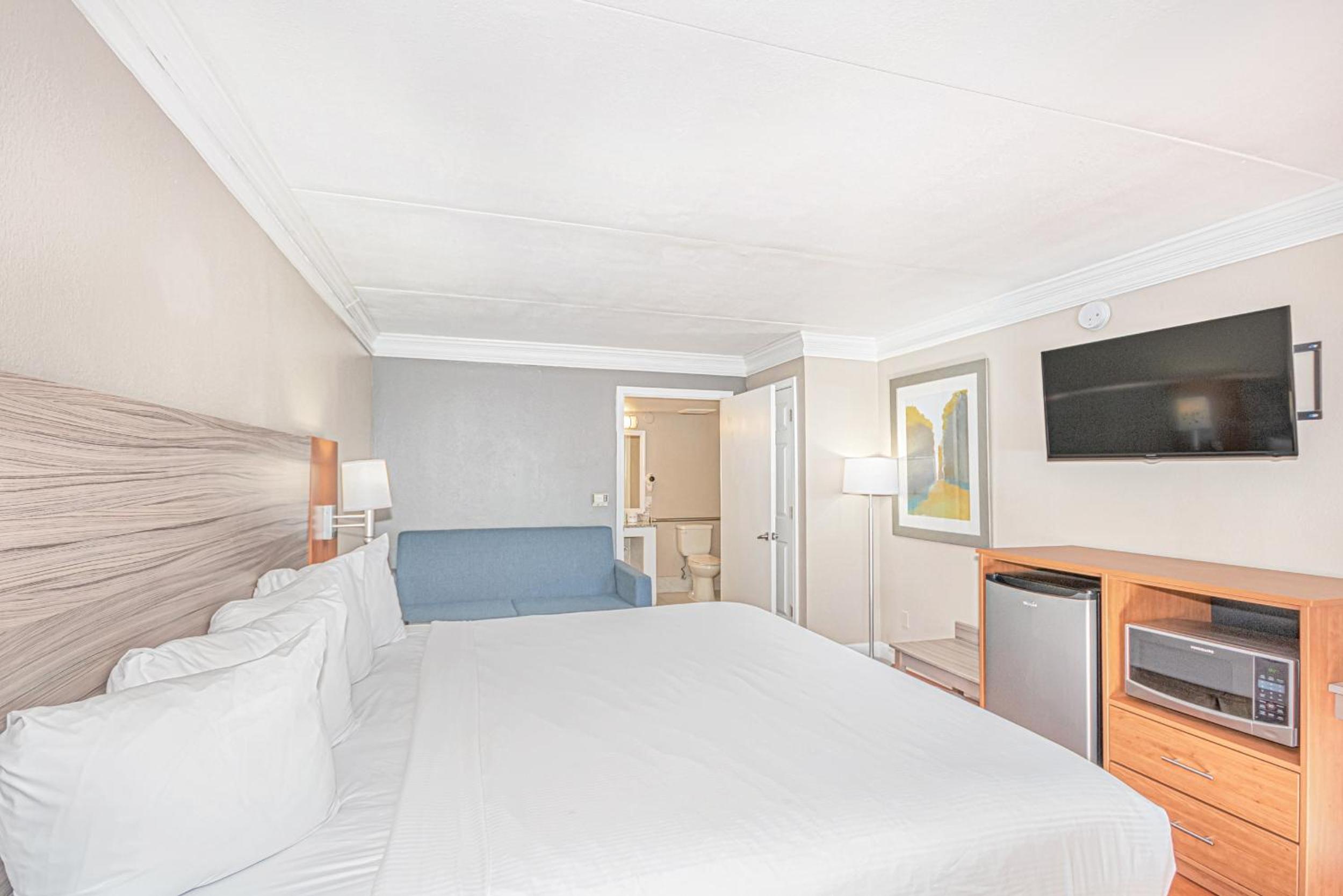 King Room - Disability Access - Non-Smoking photo 2