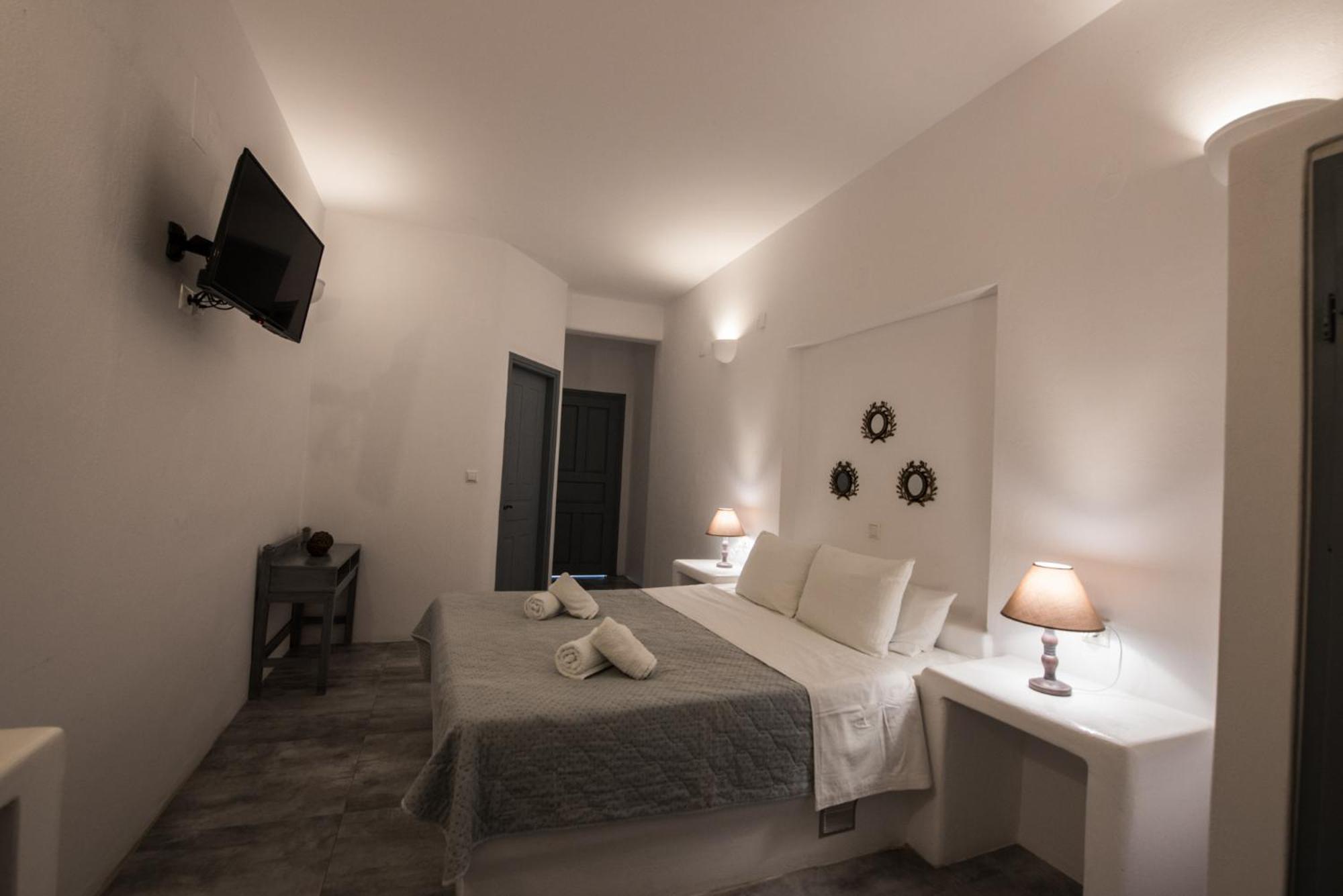 Ostria Studios & Apartments