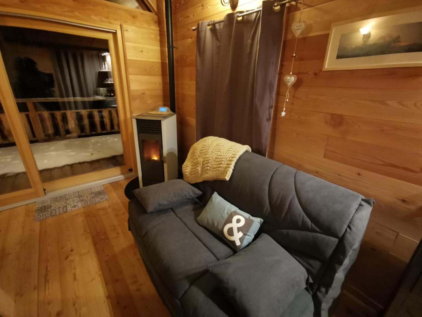 One-Bedroom Chalet - Photo 3