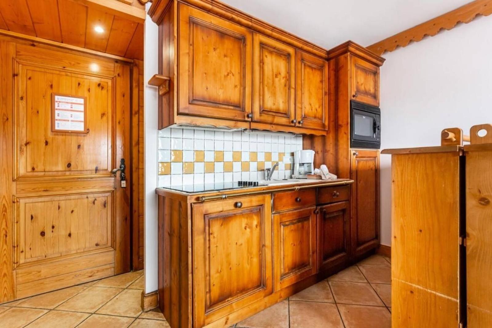 Select Three-Bedroom Apartment (8 People)